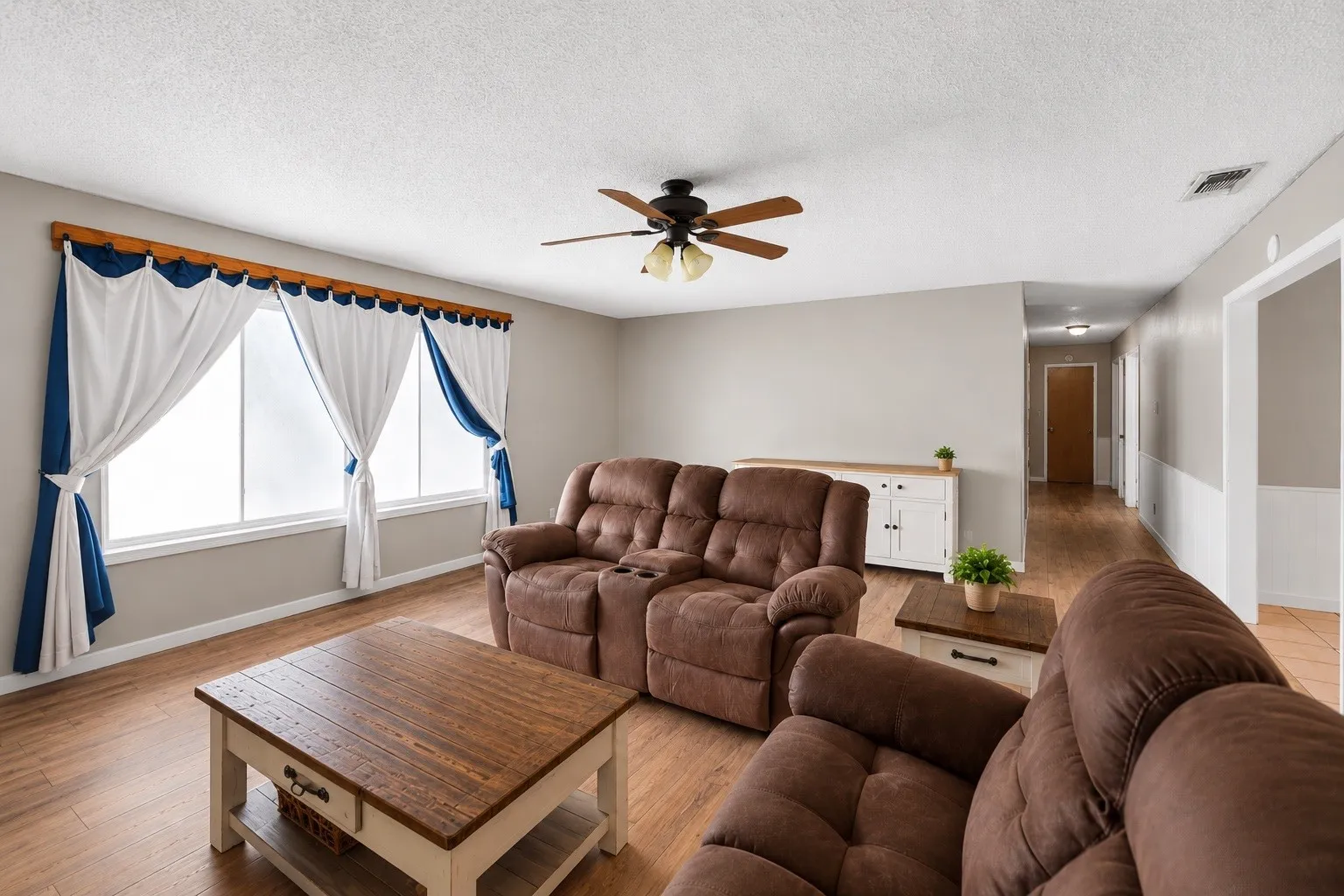 Single Family Residence For Sale in Jack County , 119 Dennis Street, Jacksboro, Texas 76458, 3 Bedrooms, 2 Bathrooms, 1 Garage spaces, 2,155 Sqft, built in 1976, Price $255,000, mls#21311670, Real Estate Agent in Jacksboro, Homes For Sale in Jack county, Homes For Sale in Jacksboro, Realtor in Jacksboro Texas, Real Estate Brokerage Independent Realty Texas, Luminita Cordes Realtor