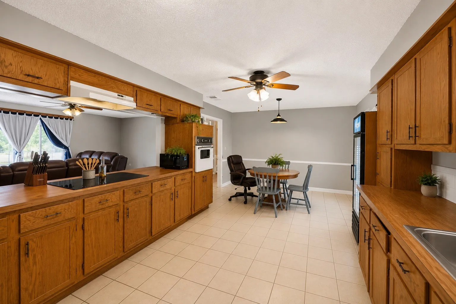 Single Family Residence For Sale in Jack County , 119 Dennis Street, Jacksboro, Texas 76458, 3 Bedrooms, 2 Bathrooms, 1 Garage spaces, 2,155 Sqft, built in 1976, Price $255,000, mls#21311670, Real Estate Agent in Jacksboro, Homes For Sale in Jack county, Homes For Sale in Jacksboro, Realtor in Jacksboro Texas, Real Estate Brokerage Independent Realty Texas, Luminita Cordes Realtor