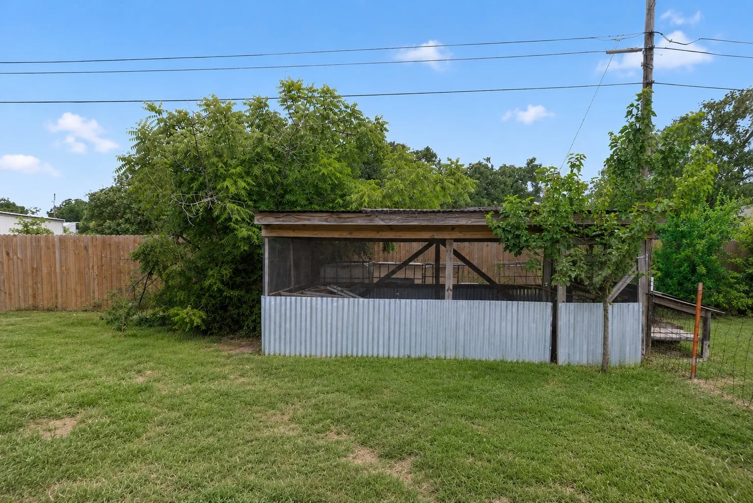 Single Family Residence For Sale in Jack County , 119 Dennis Street, Jacksboro, Texas 76458, 3 Bedrooms, 2 Bathrooms, 1 Garage spaces, 2,155 Sqft, built in 1976, Price $255,000, mls#21311670, Real Estate Agent in Jacksboro, Homes For Sale in Jack county, Homes For Sale in Jacksboro, Realtor in Jacksboro Texas, Real Estate Brokerage Independent Realty Texas, Luminita Cordes Realtor