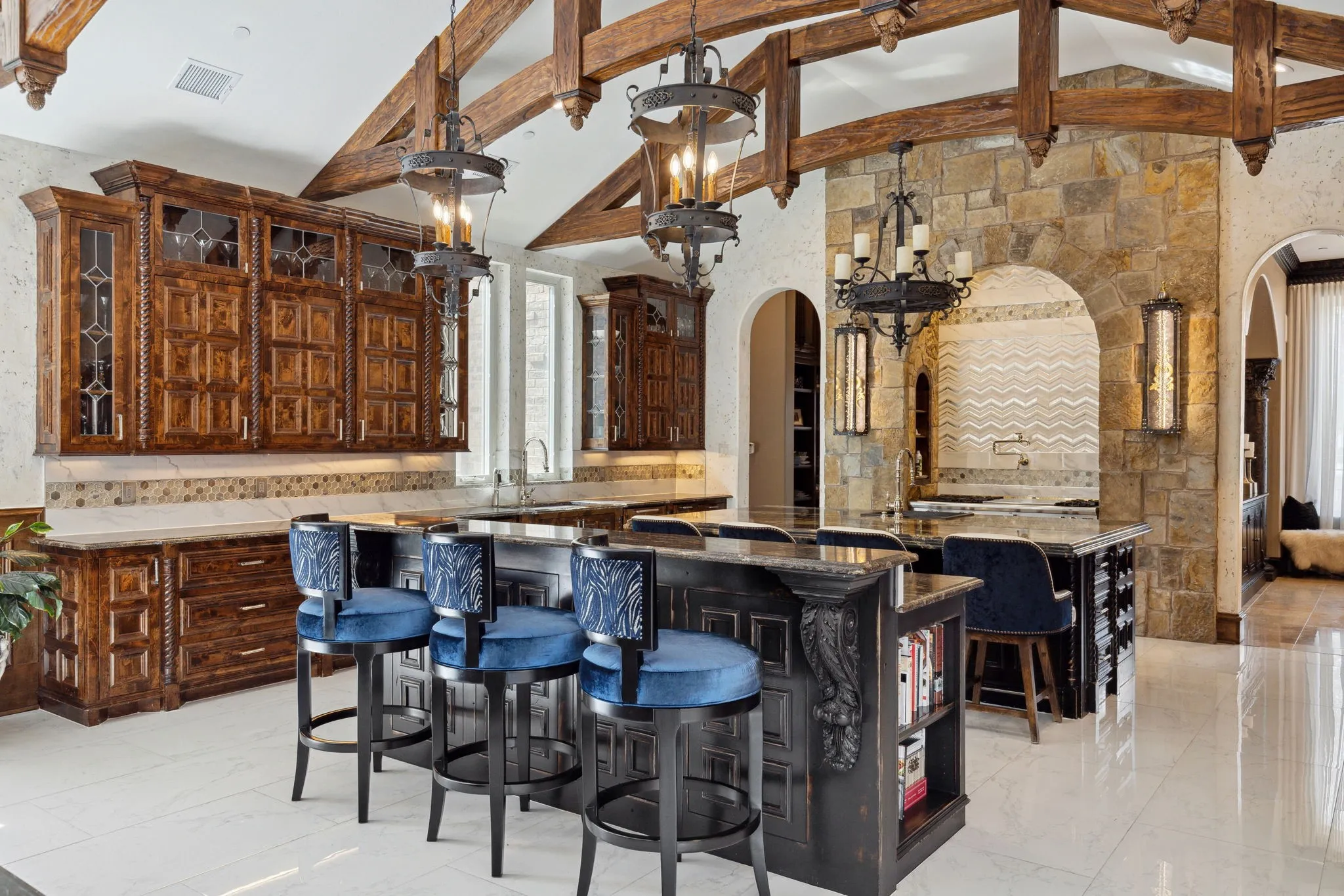 Single Family Residence For Sale in Tarrant County , 1161 La Mirada, Southlake, Texas 76092, 7 Bedroom, 12 Bathroom, 5 Garage spaces, 13,922 Sqft, built in 2009, mls#21313907, Real Estate Agent in Southlake, Homes For Sale in Tarrant county, Homes For Sale in Southlake, Realtor in Southlake Texas, Real Estate Brokerage Independent Realty Texas, Luminita Cordes Realtor