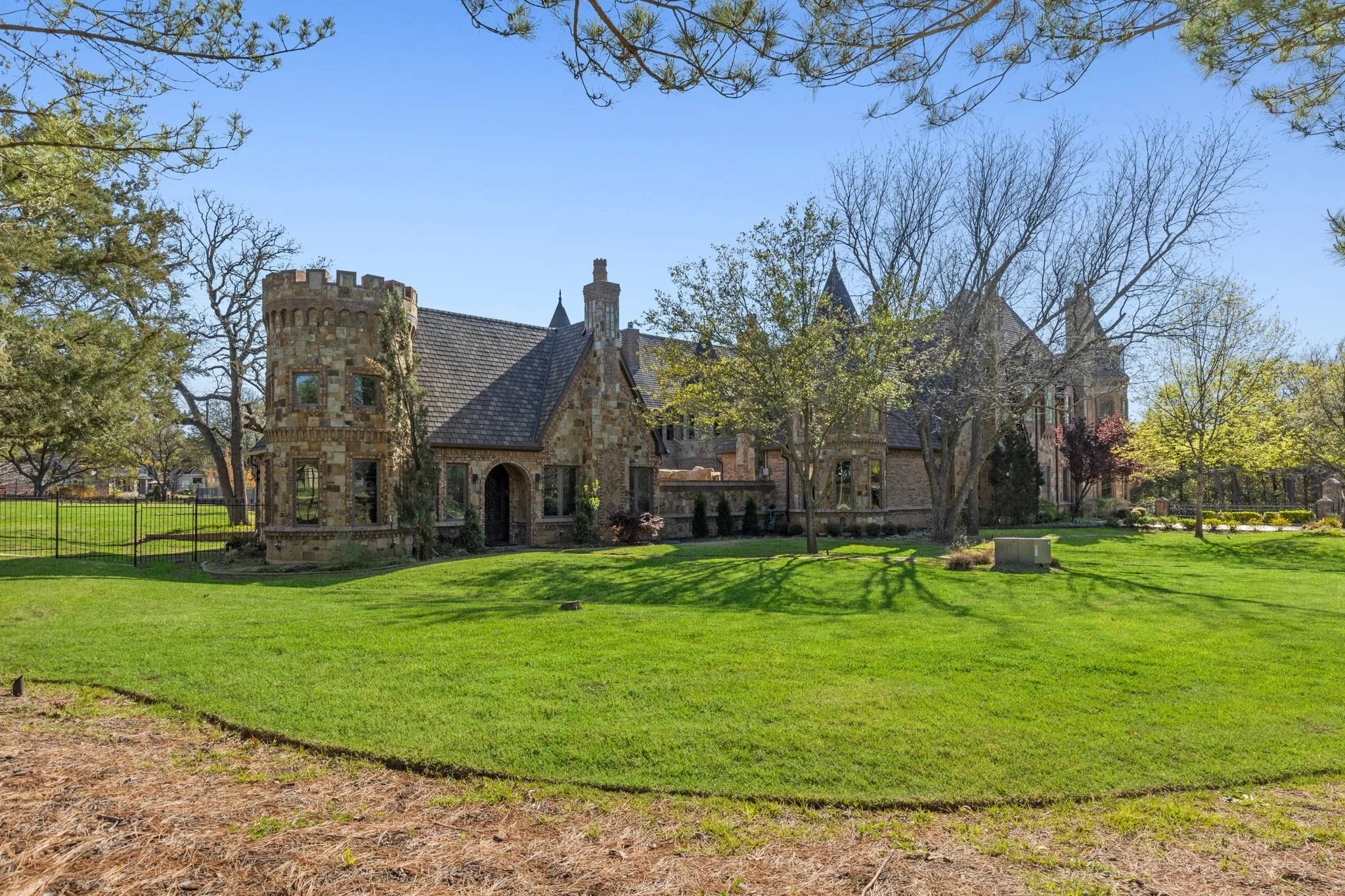 Single Family Residence For Sale in Tarrant County , 1161 La Mirada, Southlake, Texas 76092, 7 Bedroom, 12 Bathroom, 5 Garage spaces, 13,922 Sqft, built in 2009, mls#21313907, Real Estate Agent in Southlake, Homes For Sale in Tarrant county, Homes For Sale in Southlake, Realtor in Southlake Texas, Real Estate Brokerage Independent Realty Texas, Luminita Cordes Realtor