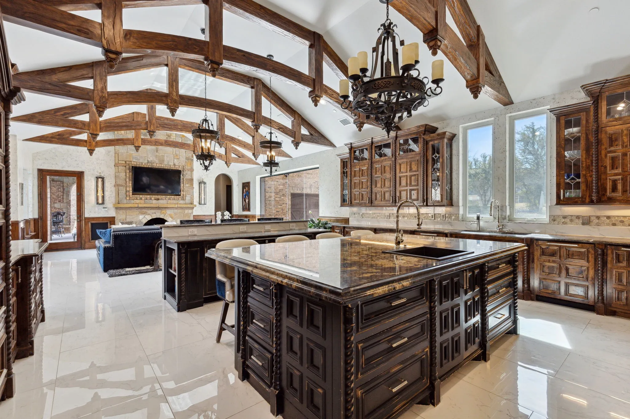 Single Family Residence For Sale in Tarrant County , 1161 La Mirada, Southlake, Texas 76092, 7 Bedroom, 12 Bathroom, 5 Garage spaces, 13,922 Sqft, built in 2009, mls#21313907, Real Estate Agent in Southlake, Homes For Sale in Tarrant county, Homes For Sale in Southlake, Realtor in Southlake Texas, Real Estate Brokerage Independent Realty Texas, Luminita Cordes Realtor