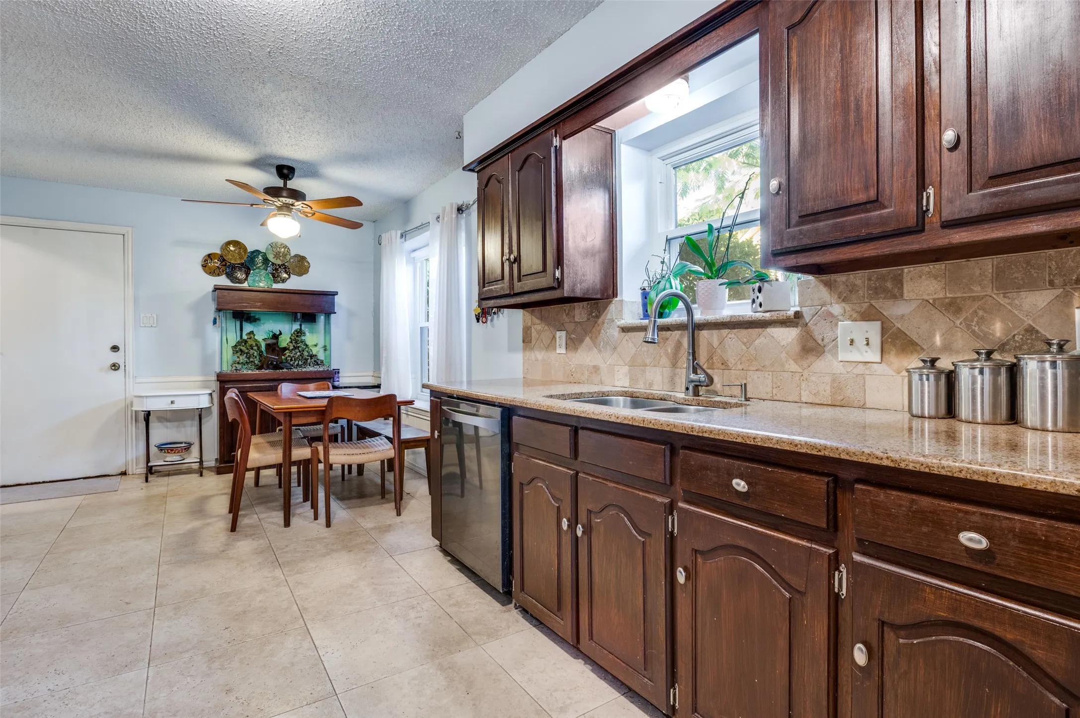 Single Family Residence For Sale in Dallas County , 722 Corinthian Place, Duncanville, Texas 75137, 4 Bedroom, 2 Bathroom, 2 Garage spaces, 2,014 Sqft, built in 1979, mls#21313983, Real Estate Agent in Duncanville, Homes For Sale in Dallas county, Homes For Sale in Duncanville, Realtor in Duncanville Texas, Real Estate Brokerage Independent Realty Texas, Luminita Cordes Realtor