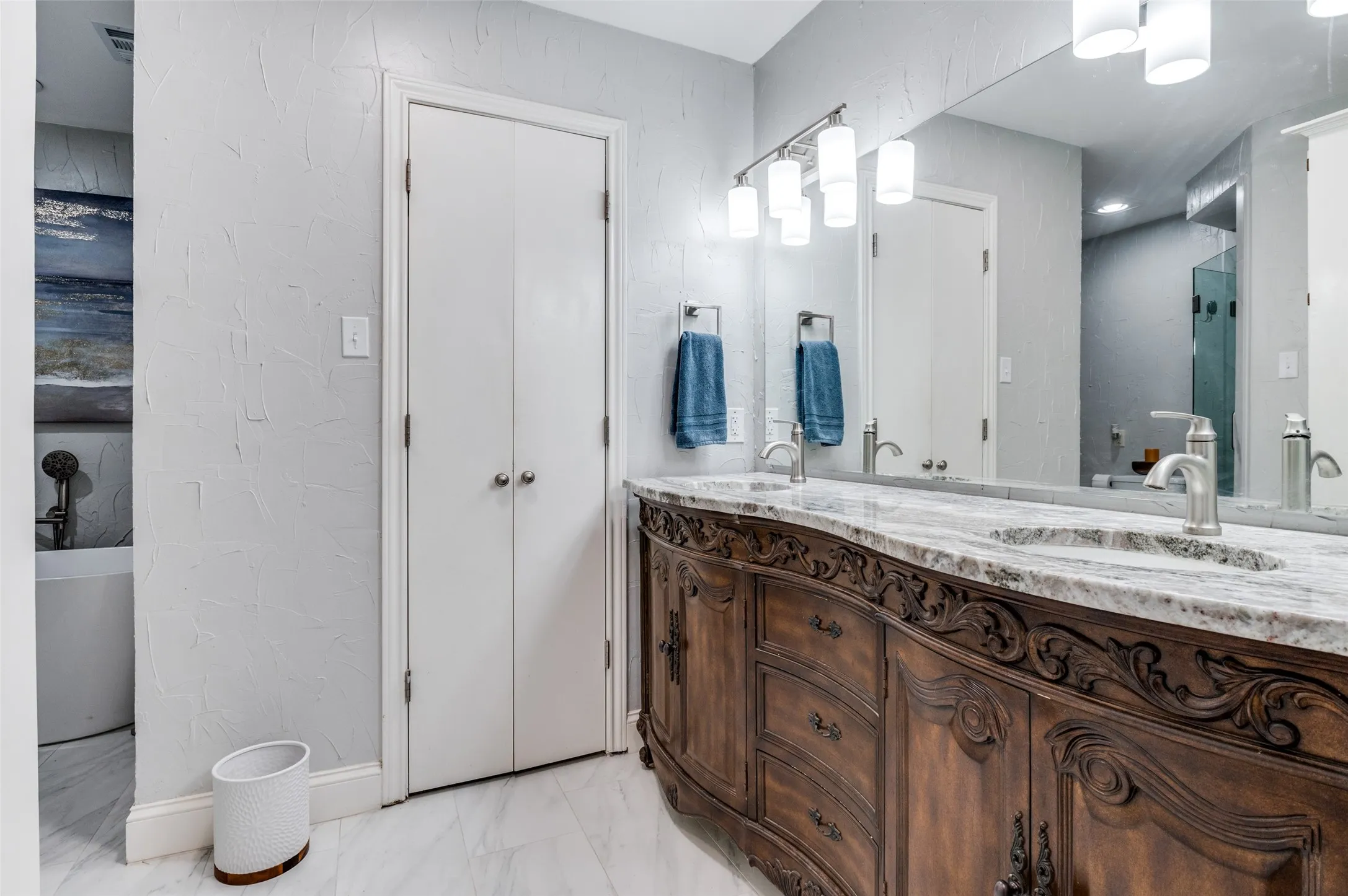 Single Family Residence For Sale in Dallas County , 722 Corinthian Place, Duncanville, Texas 75137, 4 Bedroom, 2 Bathroom, 2 Garage spaces, 2,014 Sqft, built in 1979, mls#21313983, Real Estate Agent in Duncanville, Homes For Sale in Dallas county, Homes For Sale in Duncanville, Realtor in Duncanville Texas, Real Estate Brokerage Independent Realty Texas, Luminita Cordes Realtor