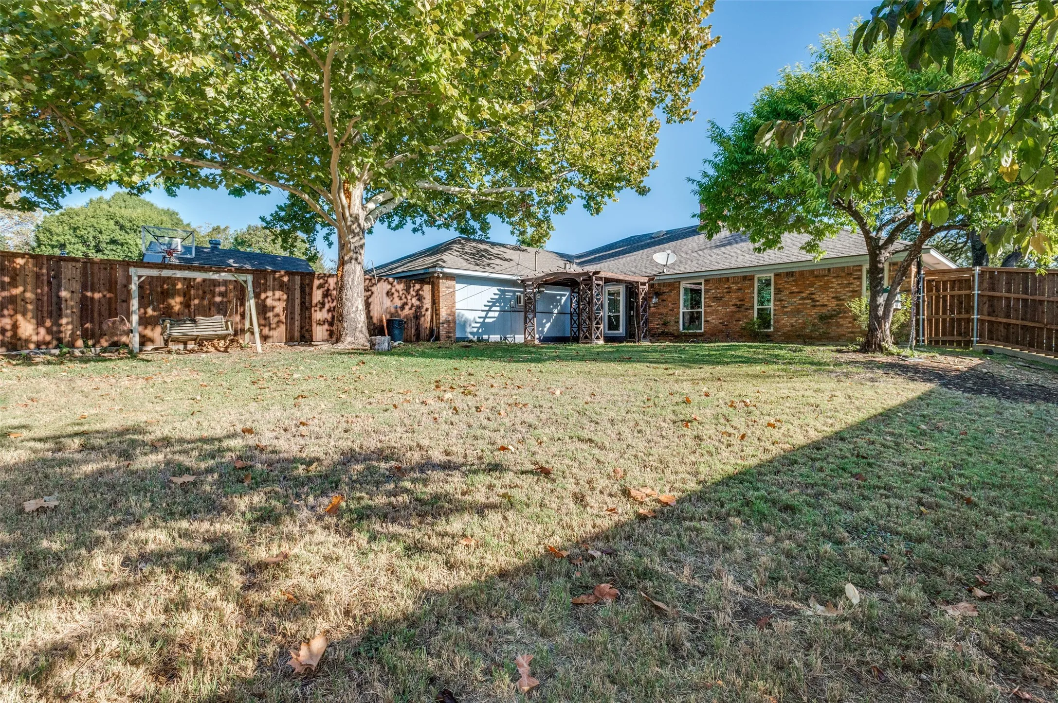 Single Family Residence For Sale in Dallas County , 722 Corinthian Place, Duncanville, Texas 75137, 4 Bedroom, 2 Bathroom, 2 Garage spaces, 2,014 Sqft, built in 1979, mls#21313983, Real Estate Agent in Duncanville, Homes For Sale in Dallas county, Homes For Sale in Duncanville, Realtor in Duncanville Texas, Real Estate Brokerage Independent Realty Texas, Luminita Cordes Realtor