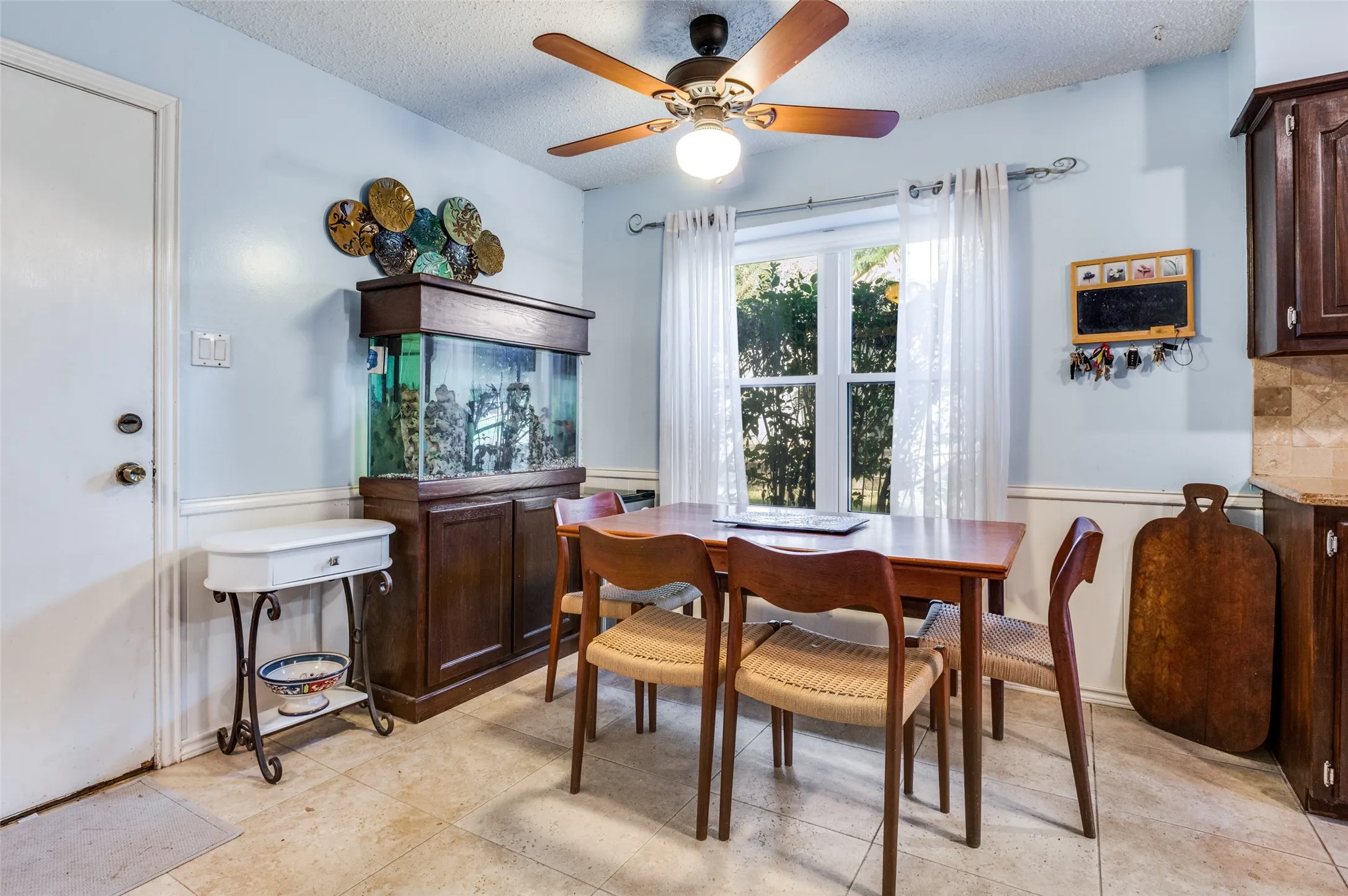 Single Family Residence For Sale in Dallas County , 722 Corinthian Place, Duncanville, Texas 75137, 4 Bedroom, 2 Bathroom, 2 Garage spaces, 2,014 Sqft, built in 1979, mls#21313983, Real Estate Agent in Duncanville, Homes For Sale in Dallas county, Homes For Sale in Duncanville, Realtor in Duncanville Texas, Real Estate Brokerage Independent Realty Texas, Luminita Cordes Realtor