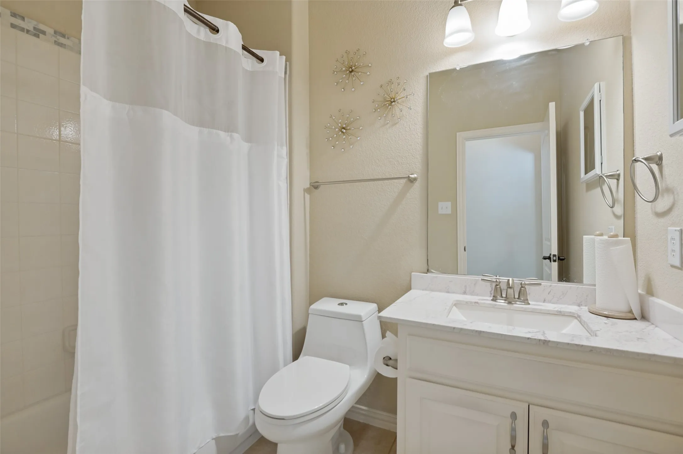 Single Family Residence For Sale in Collin County , 14682 Story Lane, Frisco, Texas 75035, 5 Bedroom, 5 Bathroom, 3 Garage spaces, 4,598 Sqft, built in 2008, mls#21311083, Real Estate Agent in Frisco, Homes For Sale in Collin county, Homes For Sale in Frisco, Realtor in Frisco Texas, Real Estate Brokerage Independent Realty Texas, Luminita Cordes Realtor