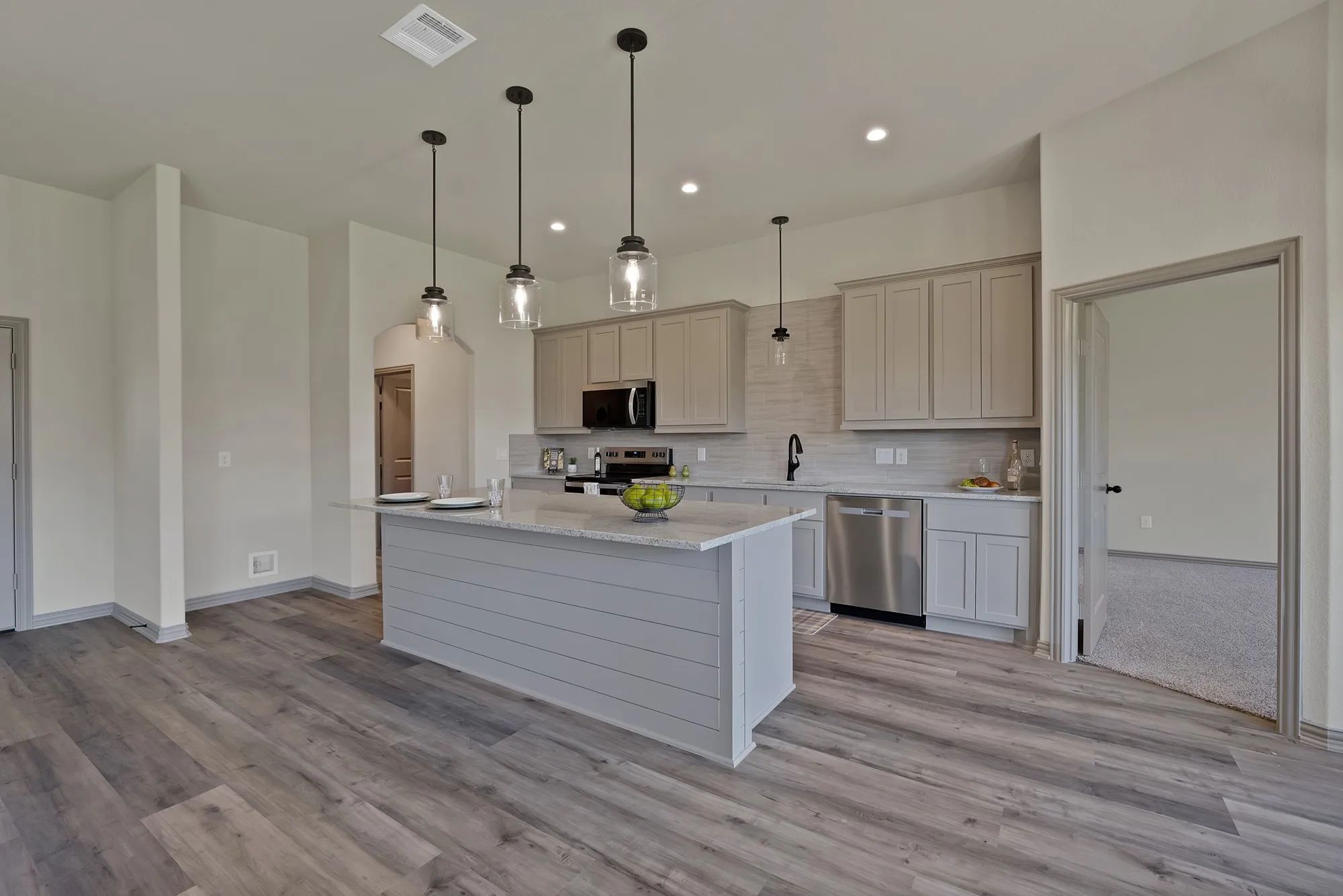 Single Family Residence For Sale in Kaufman County , 109 Panther Loop, Mabank, Texas 75147, 3 Bedroom, 2 Bathroom, 2 Garage spaces, 1,887 Sqft, built in 2025, mls#21313856, Real Estate Agent in Mabank, Homes For Sale in Kaufman county, Homes For Sale in Mabank, Realtor in Mabank Texas, Real Estate Brokerage Independent Realty Texas, Luminita Cordes Realtor