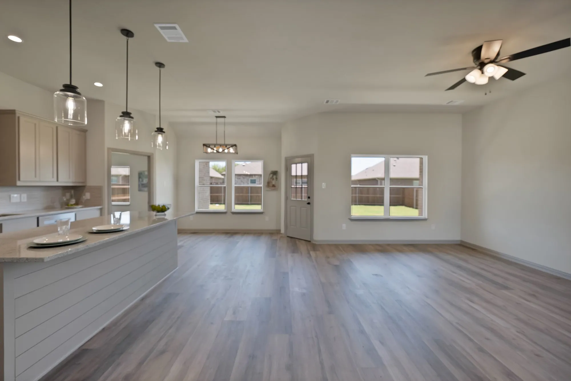 Single Family Residence For Sale in Kaufman County , 109 Panther Loop, Mabank, Texas 75147, 3 Bedroom, 2 Bathroom, 2 Garage spaces, 1,887 Sqft, built in 2025, mls#21313856, Real Estate Agent in Mabank, Homes For Sale in Kaufman county, Homes For Sale in Mabank, Realtor in Mabank Texas, Real Estate Brokerage Independent Realty Texas, Luminita Cordes Realtor