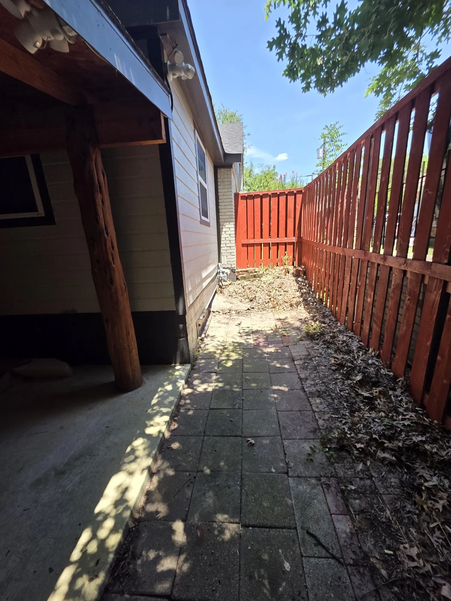 Single Family Residence For Sale in Dallas County , 532 Griffith Avenue, Dallas, Texas 75208, 3 Bedroom, 1 Bathroom, Garage spaces, 1,107 Sqft, built in 1936, mls#21314006, Real Estate Agent in Dallas, Homes For Sale in Dallas county, Homes For Sale in Dallas, Realtor in Dallas Texas, Real Estate Brokerage Independent Realty Texas, Luminita Cordes Realtor