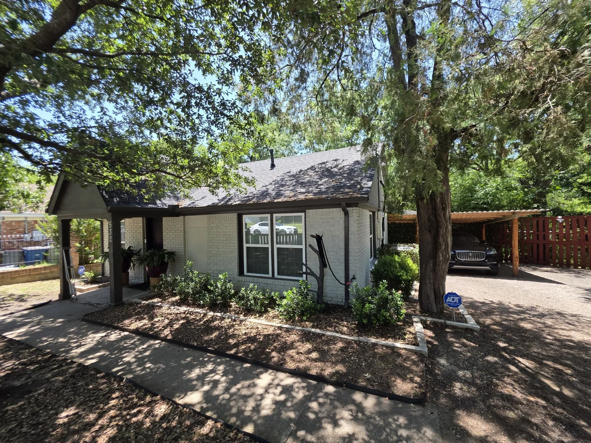 Single Family Residence For Sale in Dallas County , 532 Griffith Avenue, Dallas, Texas 75208, 3 Bedroom, 1 Bathroom, Garage spaces, 1,107 Sqft, built in 1936, mls#21314006, Real Estate Agent in Dallas, Homes For Sale in Dallas county, Homes For Sale in Dallas, Realtor in Dallas Texas, Real Estate Brokerage Independent Realty Texas, Luminita Cordes Realtor