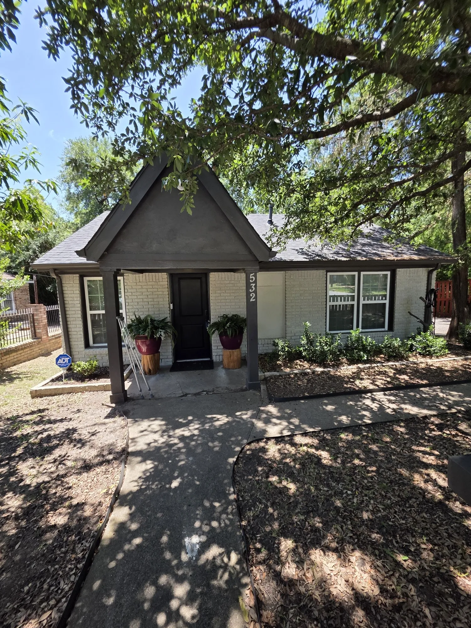 Single Family Residence For Sale in Dallas County , 532 Griffith Avenue, Dallas, Texas 75208, 3 Bedroom, 1 Bathroom, Garage spaces, 1,107 Sqft, built in 1936, mls#21314006, Real Estate Agent in Dallas, Homes For Sale in Dallas county, Homes For Sale in Dallas, Realtor in Dallas Texas, Real Estate Brokerage Independent Realty Texas, Luminita Cordes Realtor