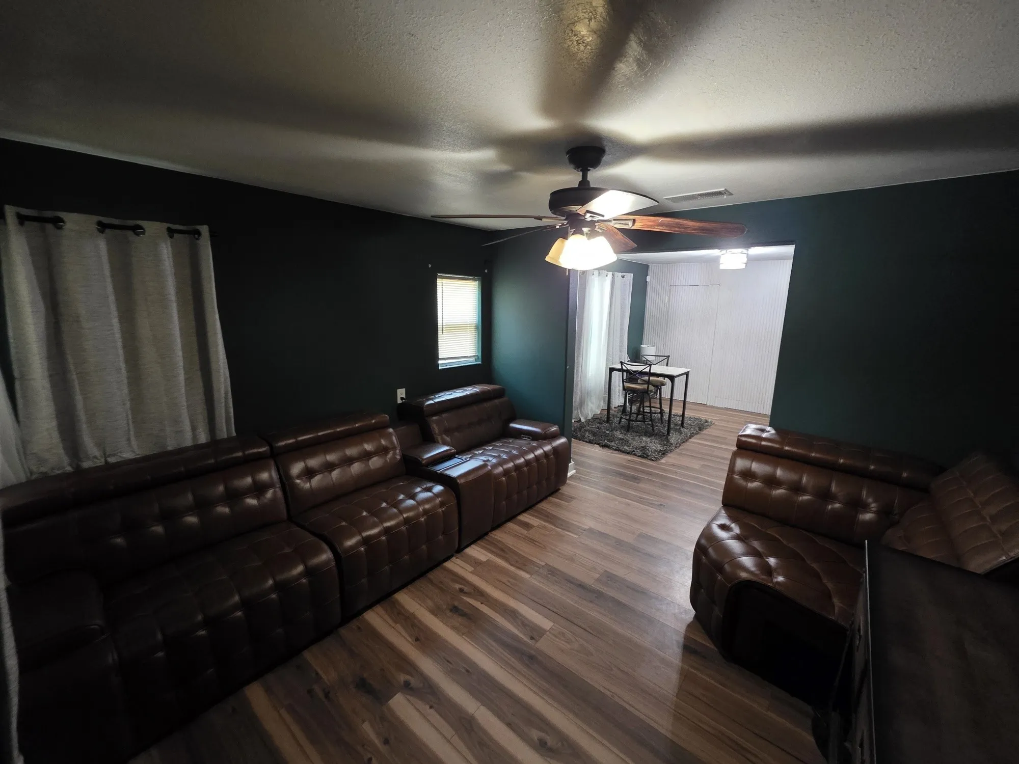Single Family Residence For Sale in Dallas County , 532 Griffith Avenue, Dallas, Texas 75208, 3 Bedroom, 1 Bathroom, Garage spaces, 1,107 Sqft, built in 1936, mls#21314006, Real Estate Agent in Dallas, Homes For Sale in Dallas county, Homes For Sale in Dallas, Realtor in Dallas Texas, Real Estate Brokerage Independent Realty Texas, Luminita Cordes Realtor