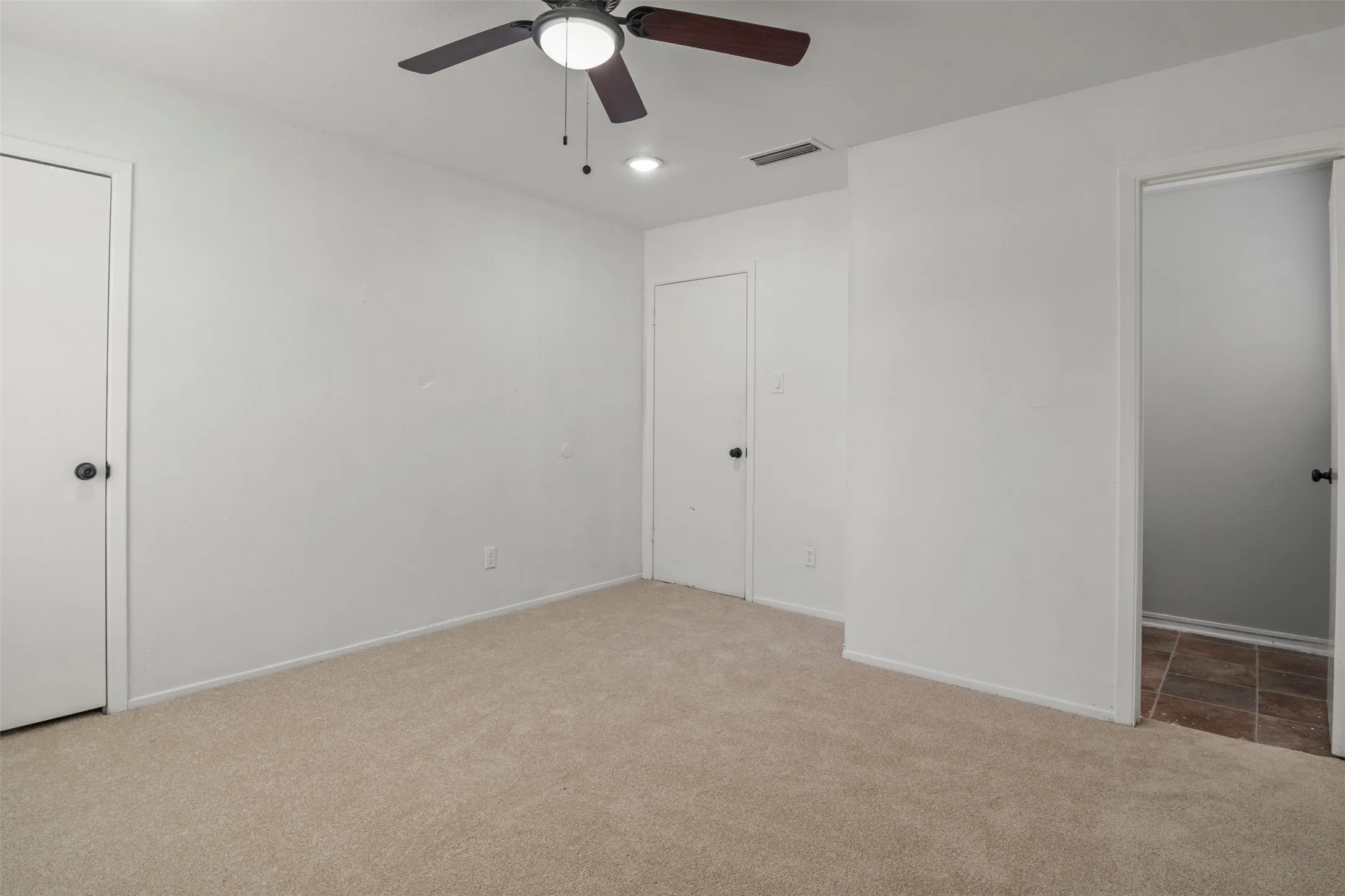 Single Family Residence For Sale in Dallas County , 1410 Clearbrook Street, Lancaster, Texas 75134, 3 Bedroom, 2 Bathroom, 2 Garage spaces, 1,162 Sqft, built in 1973, mls#21314007, Real Estate Agent in Lancaster, Homes For Sale in Dallas county, Homes For Sale in Lancaster, Realtor in Lancaster Texas, Real Estate Brokerage Independent Realty Texas, Luminita Cordes Realtor