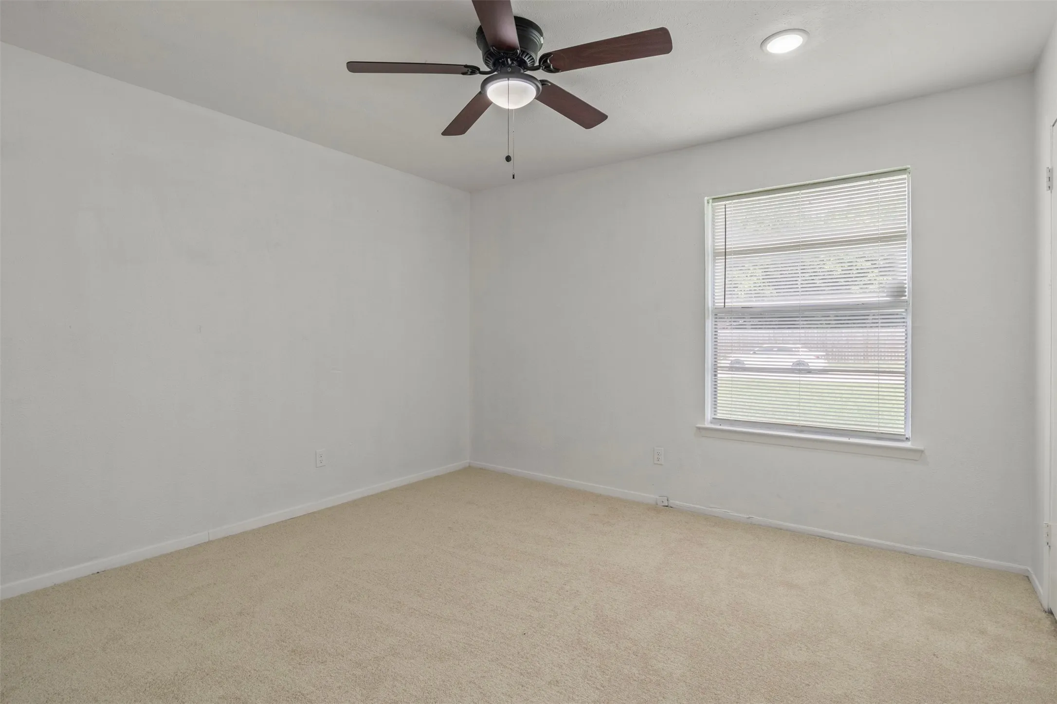 Single Family Residence For Sale in Dallas County , 1410 Clearbrook Street, Lancaster, Texas 75134, 3 Bedroom, 2 Bathroom, 2 Garage spaces, 1,162 Sqft, built in 1973, mls#21314007, Real Estate Agent in Lancaster, Homes For Sale in Dallas county, Homes For Sale in Lancaster, Realtor in Lancaster Texas, Real Estate Brokerage Independent Realty Texas, Luminita Cordes Realtor
