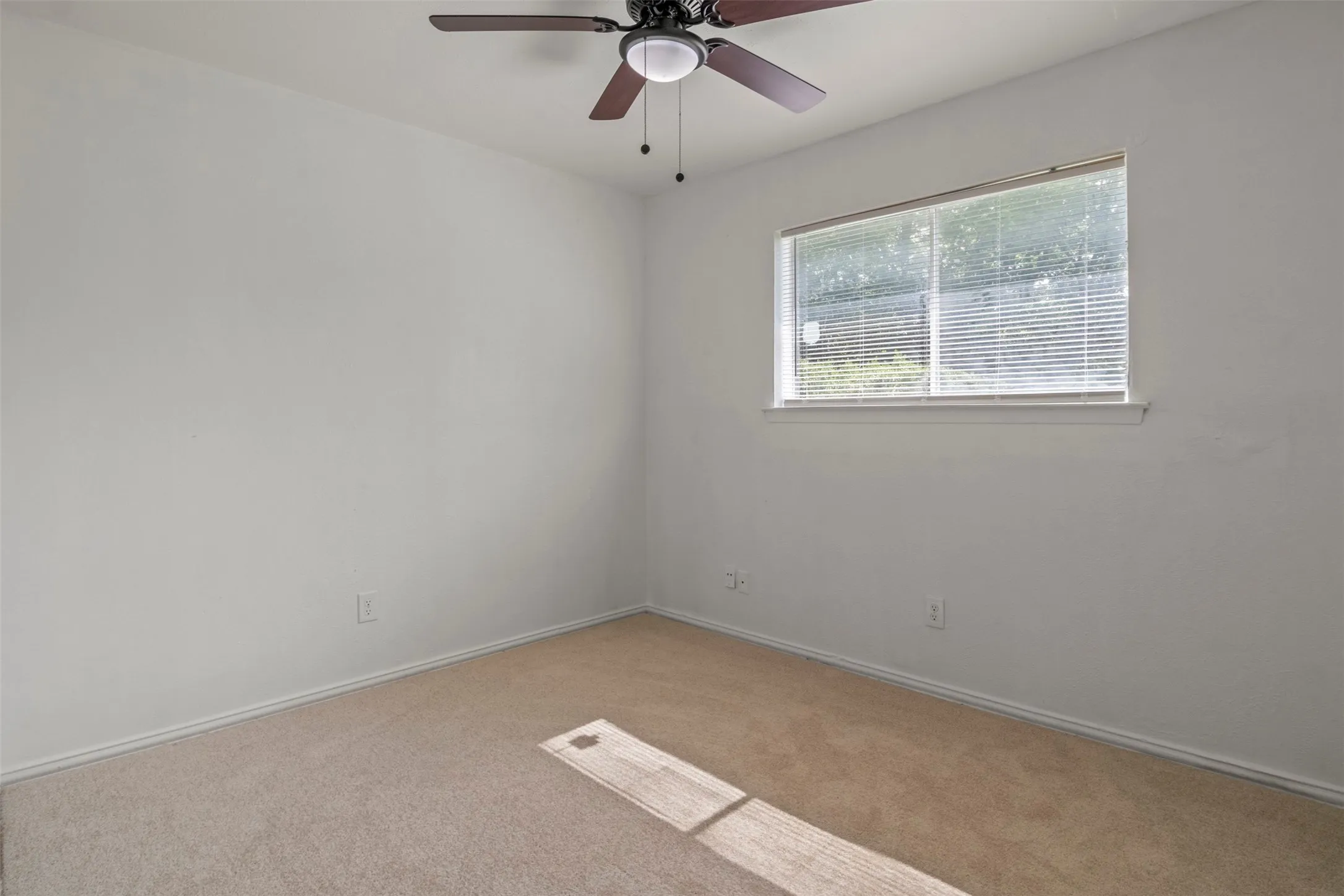 Single Family Residence For Sale in Dallas County , 1410 Clearbrook Street, Lancaster, Texas 75134, 3 Bedroom, 2 Bathroom, 2 Garage spaces, 1,162 Sqft, built in 1973, mls#21314007, Real Estate Agent in Lancaster, Homes For Sale in Dallas county, Homes For Sale in Lancaster, Realtor in Lancaster Texas, Real Estate Brokerage Independent Realty Texas, Luminita Cordes Realtor