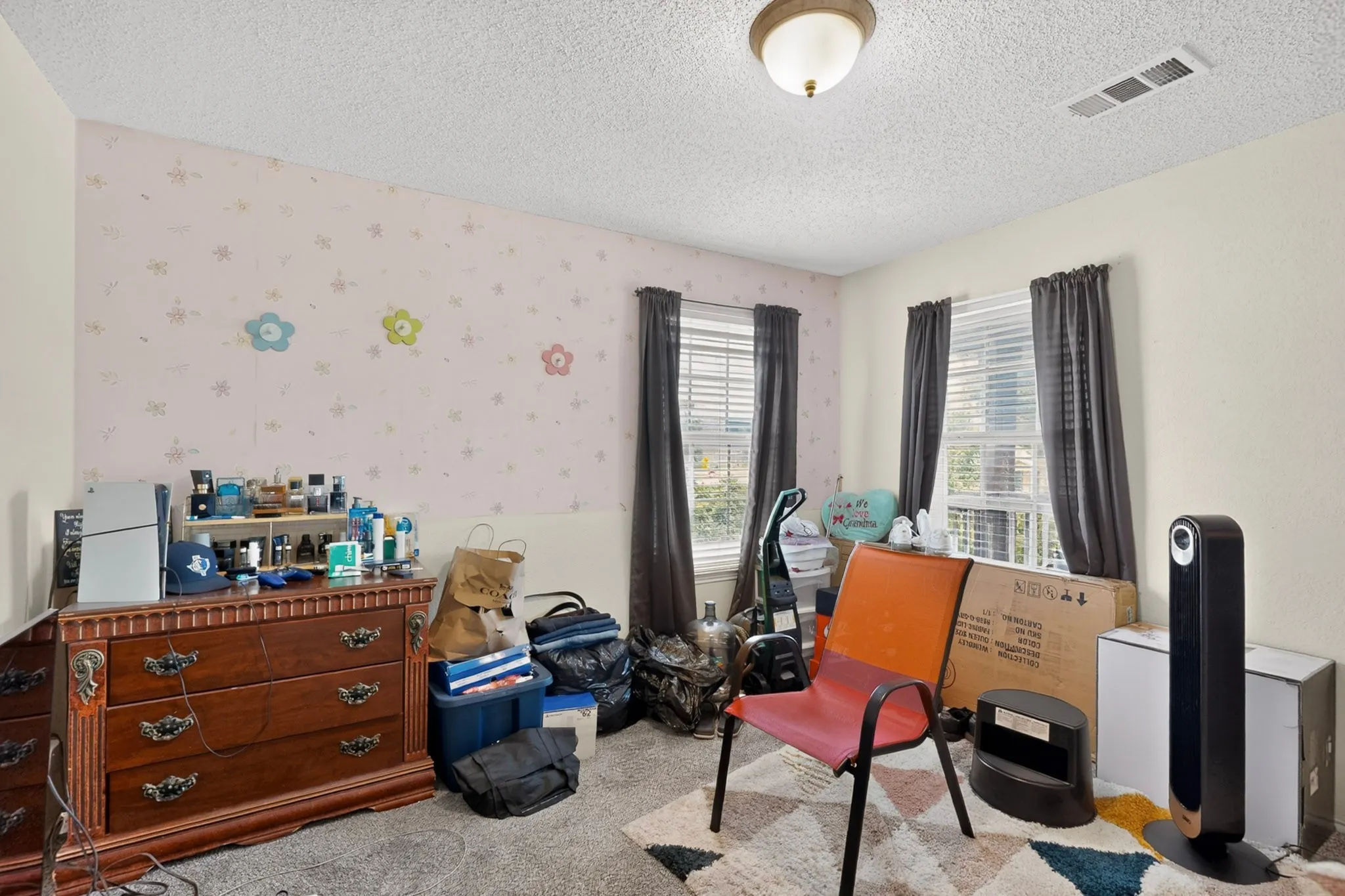 Single Family Residence For Sale in Dallas County , 424 Chatman Street, Hutchins, Texas 75141, 3 Bedroom, 3 Bathroom, 2 Garage spaces, 2,280 Sqft, built in 2004, mls#21312472, Real Estate Agent in Hutchins, Homes For Sale in Dallas county, Homes For Sale in Hutchins, Realtor in Hutchins Texas, Real Estate Brokerage Independent Realty Texas, Luminita Cordes Realtor