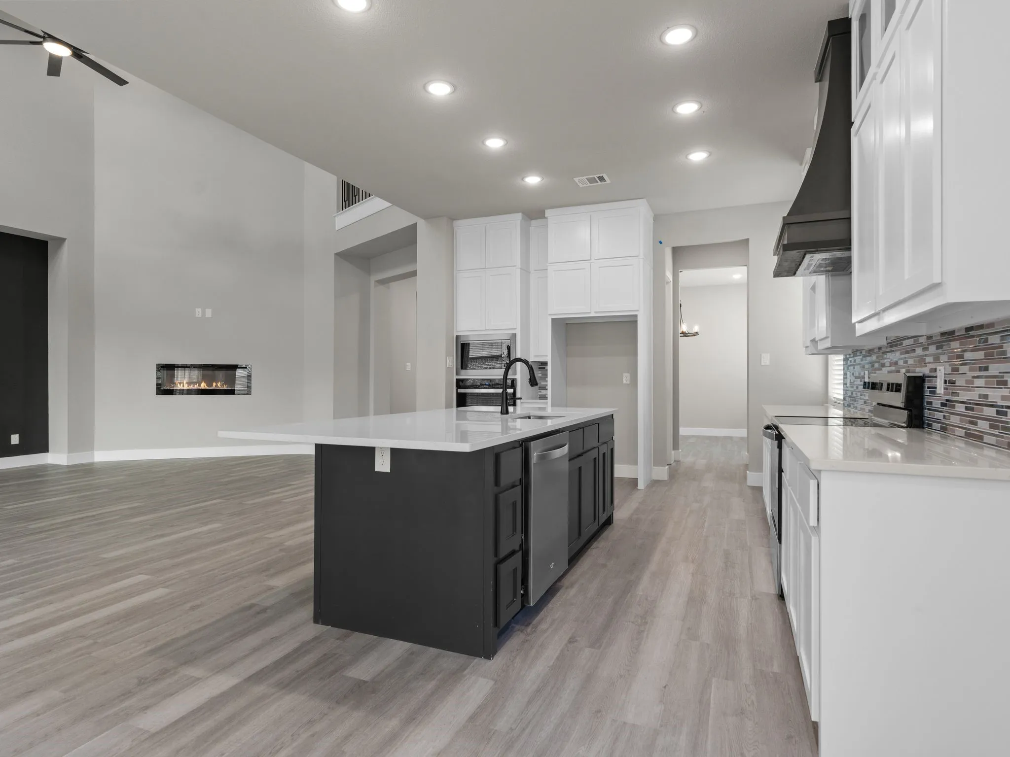 Single Family Residence For Rent in Grayson County , 4318 Peachtree Lane, Denison, Texas 75020, 4 Bedroom, 4 Bathroom, 3 Garage spaces, 3,985 Sqft, built in 2025, mls#21313960, Real Estate Agent in Denison, Homes For Rent in Grayson county, Homes For Rent in Denison, Realtor in Denison Texas, Real Estate Brokerage Independent Realty Texas, Luminita Cordes Realtor