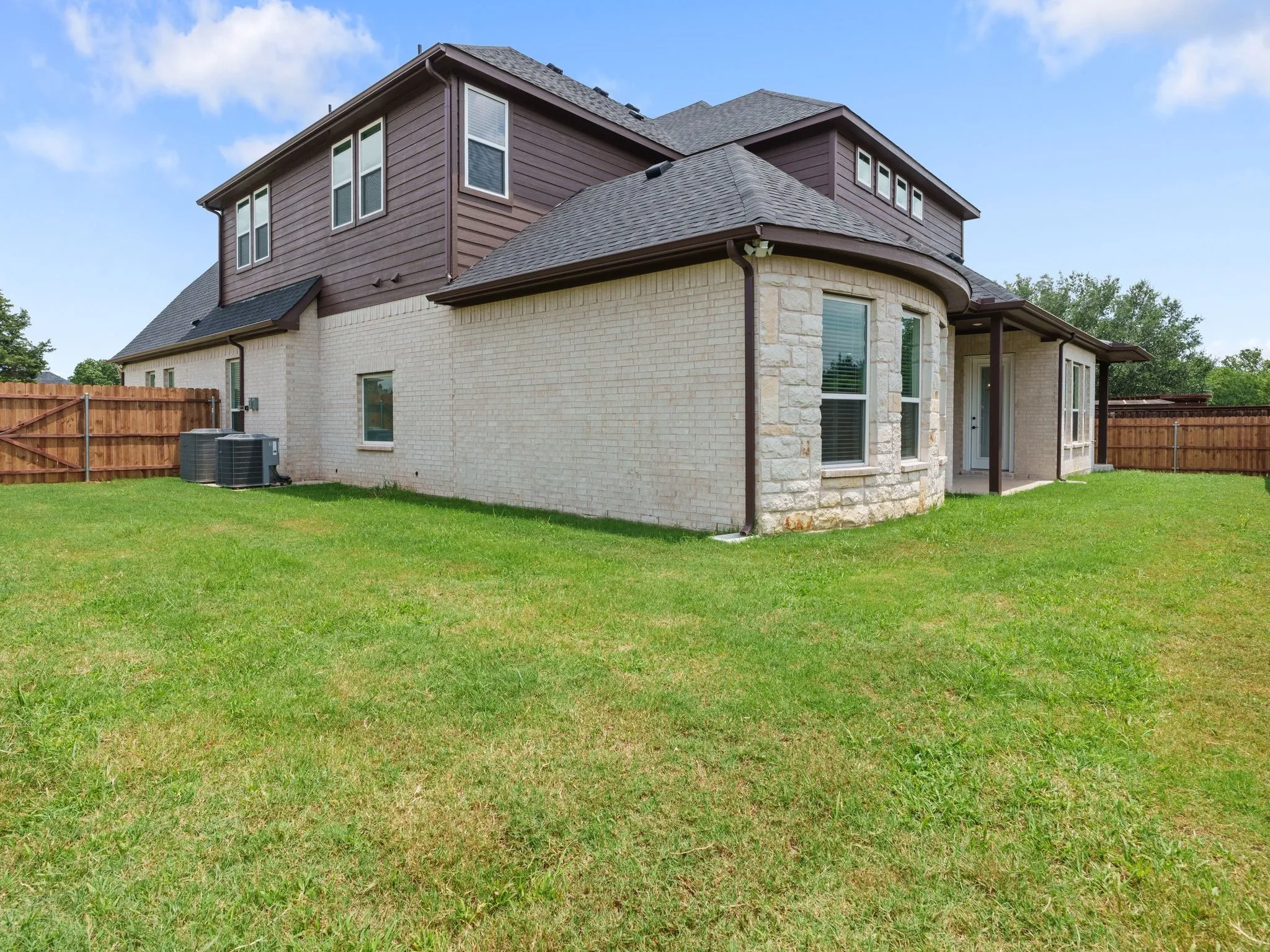 Single Family Residence For Rent in Grayson County , 4318 Peachtree Lane, Denison, Texas 75020, 4 Bedroom, 4 Bathroom, 3 Garage spaces, 3,985 Sqft, built in 2025, mls#21313960, Real Estate Agent in Denison, Homes For Rent in Grayson county, Homes For Rent in Denison, Realtor in Denison Texas, Real Estate Brokerage Independent Realty Texas, Luminita Cordes Realtor