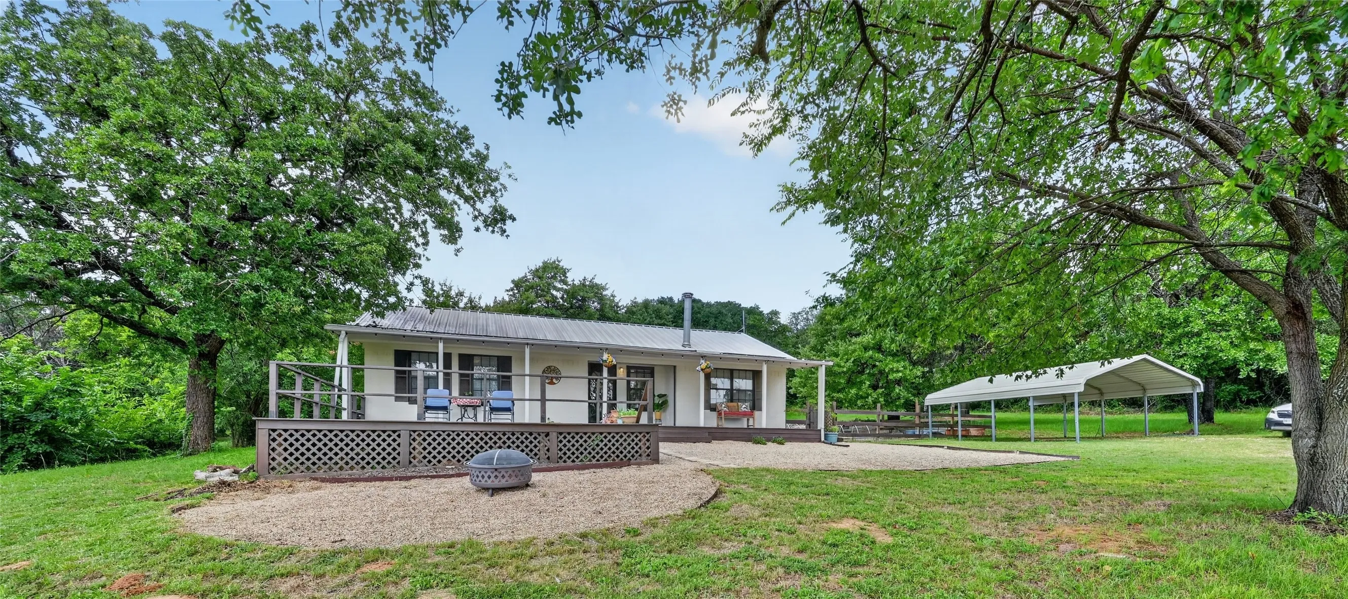 Single Family Residence For Sale in Johnson County , 1300 Shannon Drive, Cleburne, Texas 76031, 2 Bedroom, 2 Bathroom, Garage spaces, 1,604 Sqft, built in 1983, mls#21290978, Real Estate Agent in Cleburne, Homes For Sale in Johnson county, Homes For Sale in Cleburne, Realtor in Cleburne Texas, Real Estate Brokerage Independent Realty Texas, Luminita Cordes Realtor