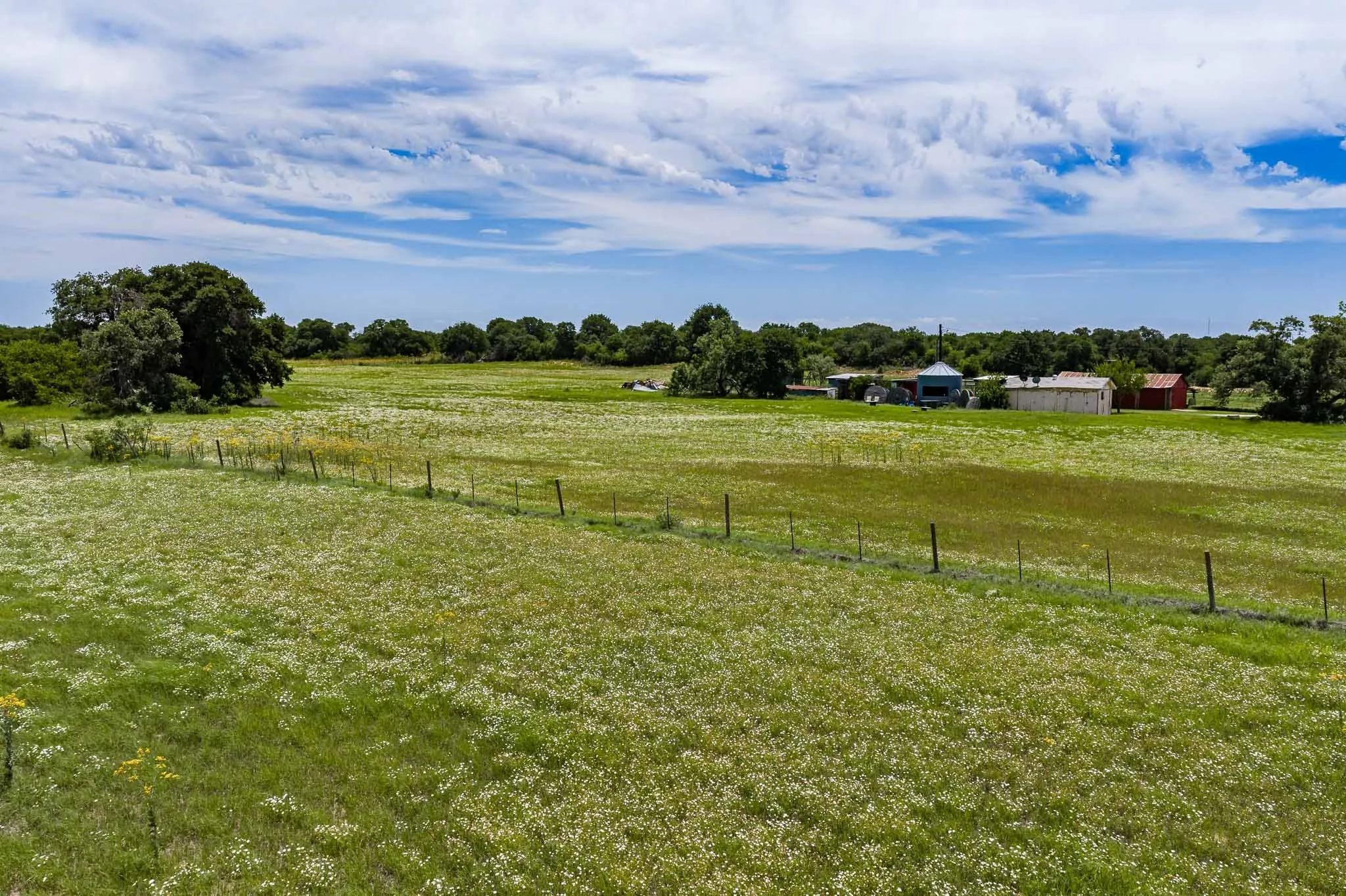 Single Family Residence For Sale in Jones County , 10362 Farm Road 3326, Hawley, Texas 79525, 2 Bedroom, 3 Bathroom, Garage spaces, 1,624 Sqft, built in 1987, mls#21314017, Real Estate Agent in Hawley, Homes For Sale in Jones county, Homes For Sale in Hawley, Realtor in Hawley Texas, Real Estate Brokerage Independent Realty Texas, Luminita Cordes Realtor