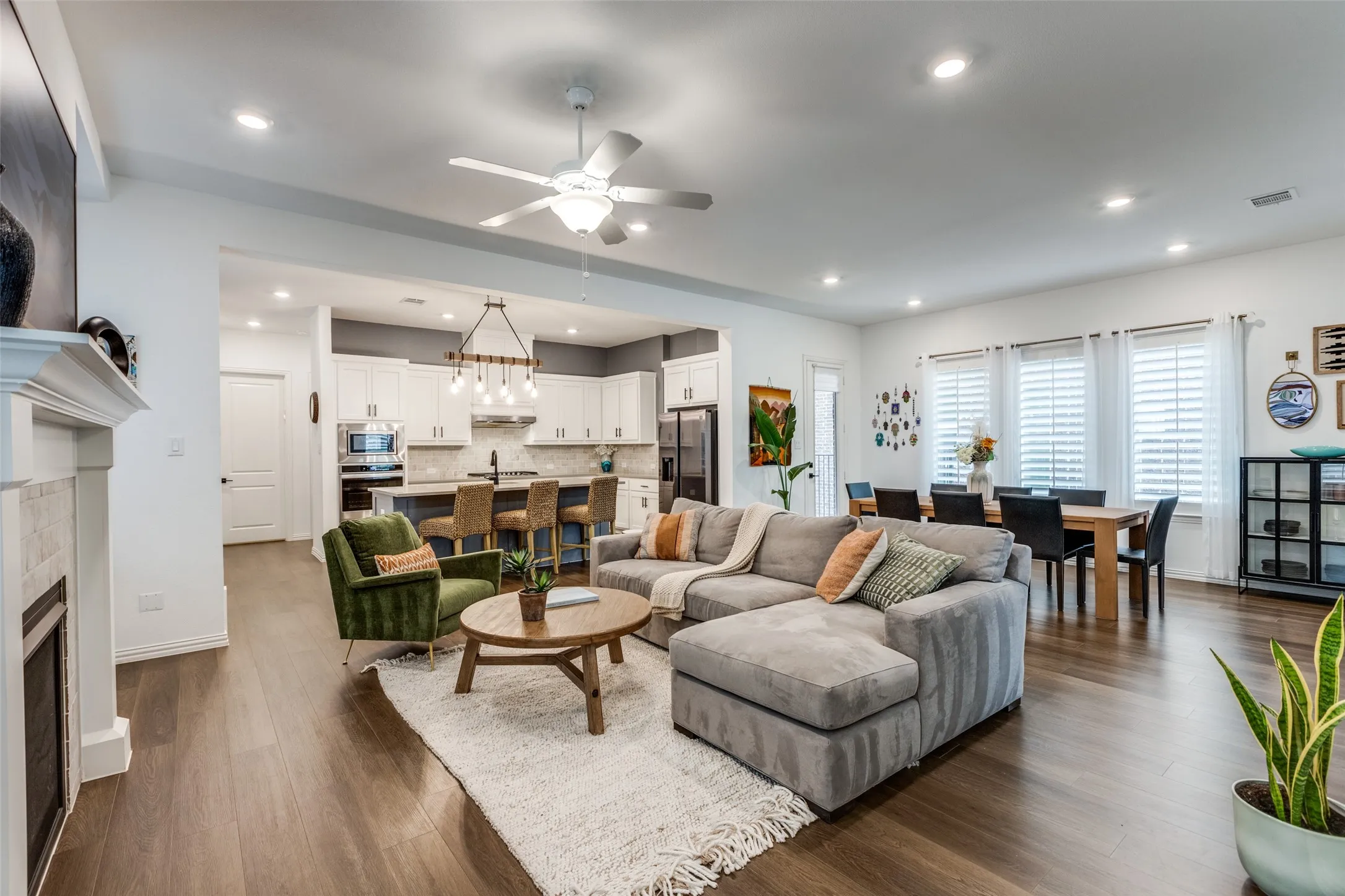 Single Family Residence For Rent in Collin County , 8220 Bethpage Drive, Mc Kinney, Texas 75070, 4 Bedroom, 4 Bathroom, 2 Garage spaces, 3,299 Sqft, built in 2022, mls#21313369, Real Estate Agent in Mc Kinney, Homes For Rent in Collin county, Homes For Rent in Mc Kinney, Realtor in Mc Kinney Texas, Real Estate Brokerage Independent Realty Texas, Luminita Cordes Realtor