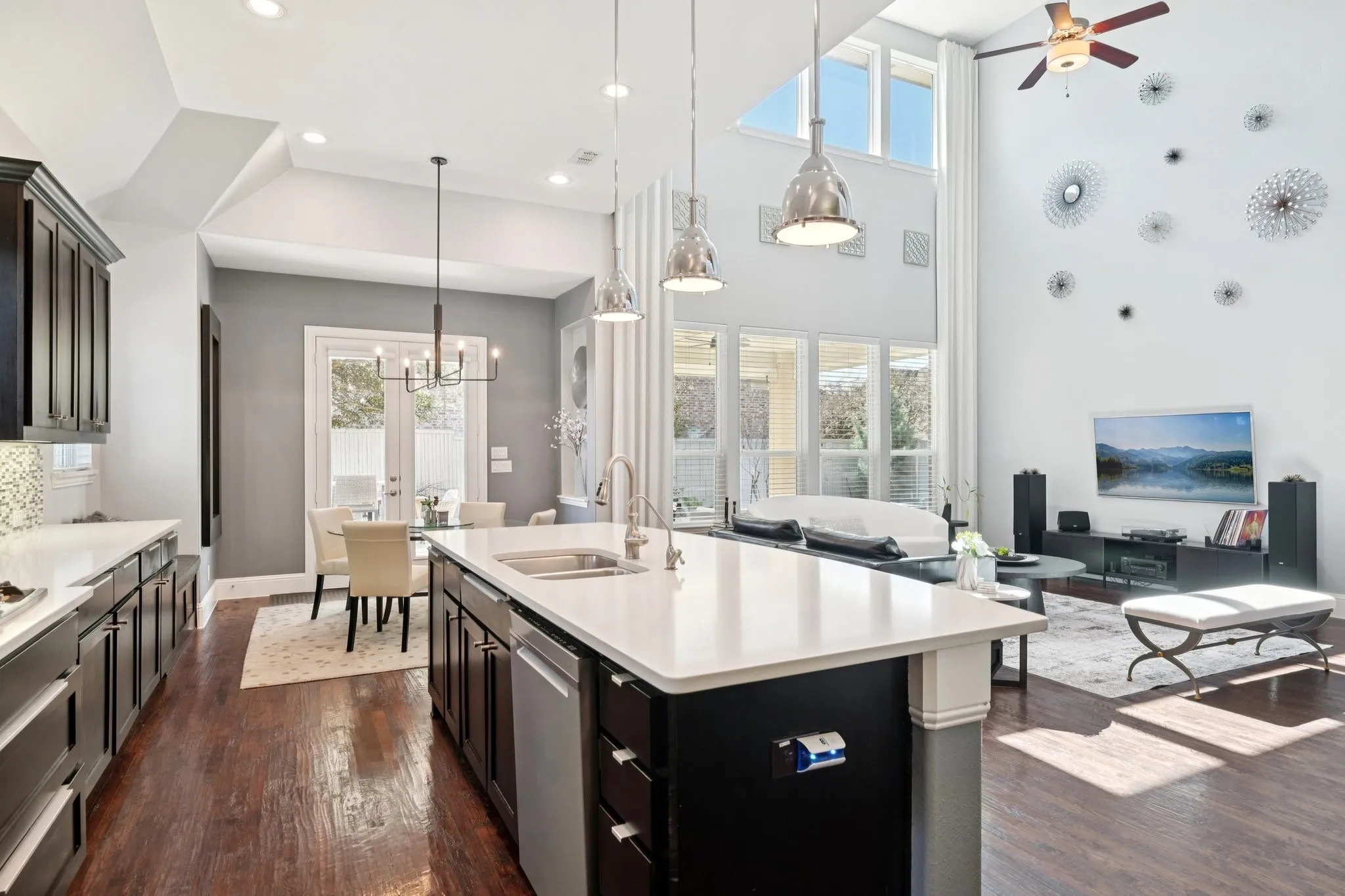 Single Family Residence For Sale in Collin County , 14025 Eleanor Avenue, Frisco, Texas 75035, 5 Bedroom, 6 Bathroom, 3 Garage spaces, 4,563 Sqft, built in 2014, mls#21314002, Real Estate Agent in Frisco, Homes For Sale in Collin county, Homes For Sale in Frisco, Realtor in Frisco Texas, Real Estate Brokerage Independent Realty Texas, Luminita Cordes Realtor