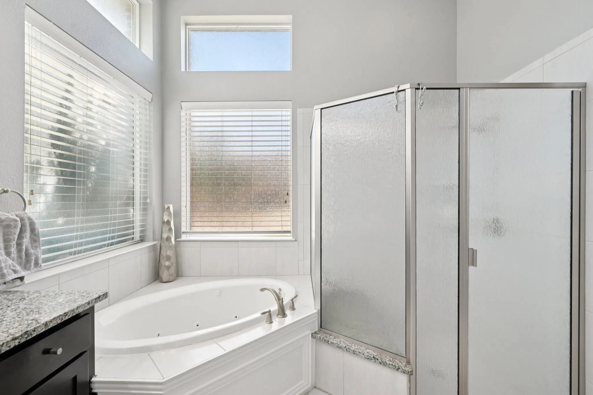 Single Family Residence For Sale in Collin County , 14025 Eleanor Avenue, Frisco, Texas 75035, 5 Bedroom, 6 Bathroom, 3 Garage spaces, 4,563 Sqft, built in 2014, mls#21314002, Real Estate Agent in Frisco, Homes For Sale in Collin county, Homes For Sale in Frisco, Realtor in Frisco Texas, Real Estate Brokerage Independent Realty Texas, Luminita Cordes Realtor