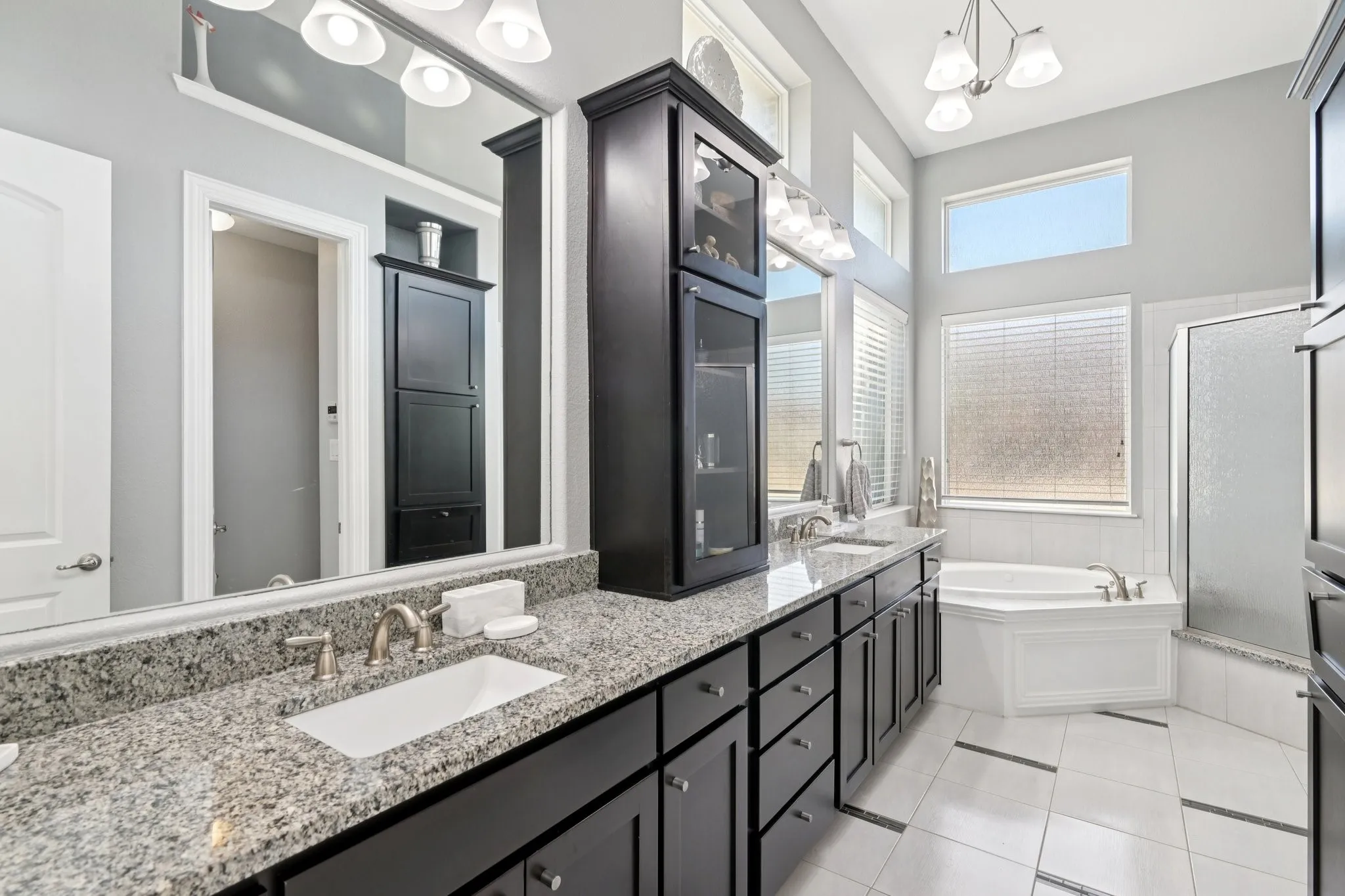 Single Family Residence For Sale in Collin County , 14025 Eleanor Avenue, Frisco, Texas 75035, 5 Bedroom, 6 Bathroom, 3 Garage spaces, 4,563 Sqft, built in 2014, mls#21314002, Real Estate Agent in Frisco, Homes For Sale in Collin county, Homes For Sale in Frisco, Realtor in Frisco Texas, Real Estate Brokerage Independent Realty Texas, Luminita Cordes Realtor