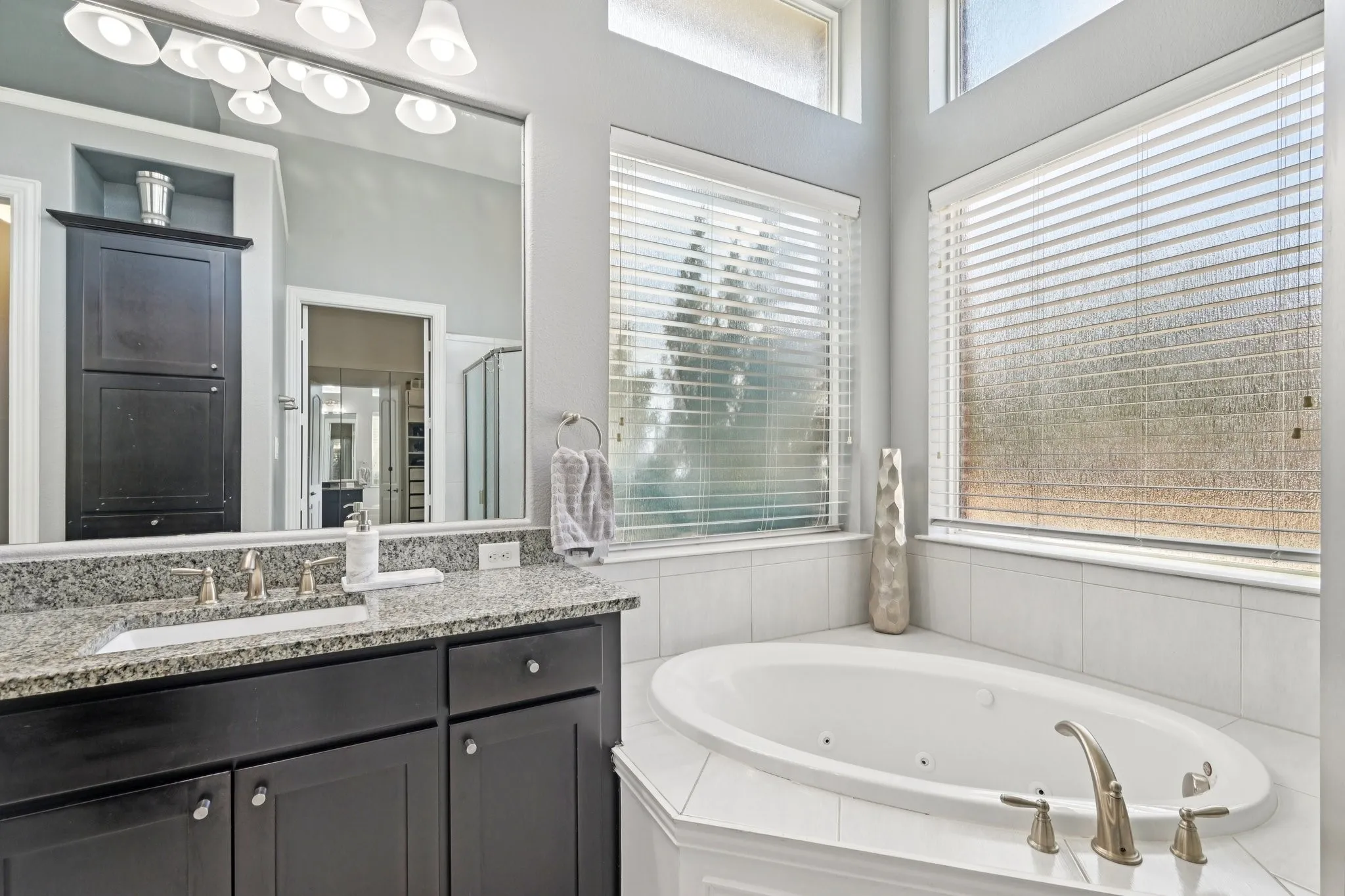 Single Family Residence For Sale in Collin County , 14025 Eleanor Avenue, Frisco, Texas 75035, 5 Bedroom, 6 Bathroom, 3 Garage spaces, 4,563 Sqft, built in 2014, mls#21314002, Real Estate Agent in Frisco, Homes For Sale in Collin county, Homes For Sale in Frisco, Realtor in Frisco Texas, Real Estate Brokerage Independent Realty Texas, Luminita Cordes Realtor