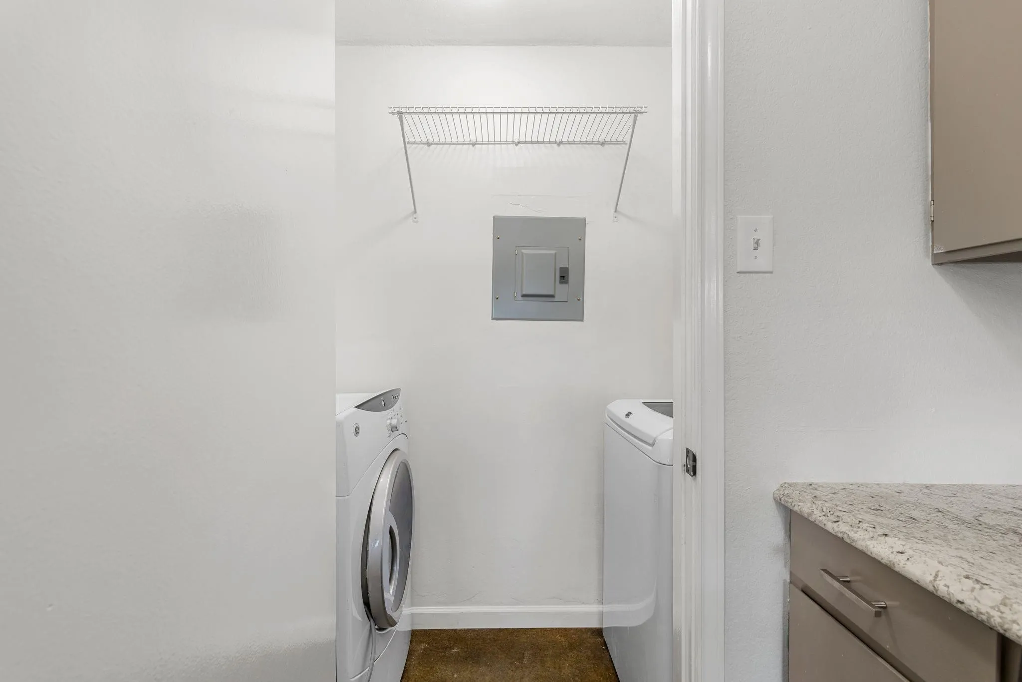 Condominium For Sale in Dallas County , 2240 Tarpley Road 484, Carrollton, Texas 75006, 3 Bedroom, 2 Bathroom, Garage spaces, 1,083 Sqft, built in 1982, mls#21313874, Real Estate Agent in Carrollton, Homes For Sale in Dallas county, Homes For Sale in Carrollton, Realtor in Carrollton Texas, Real Estate Brokerage Independent Realty Texas, Luminita Cordes Realtor