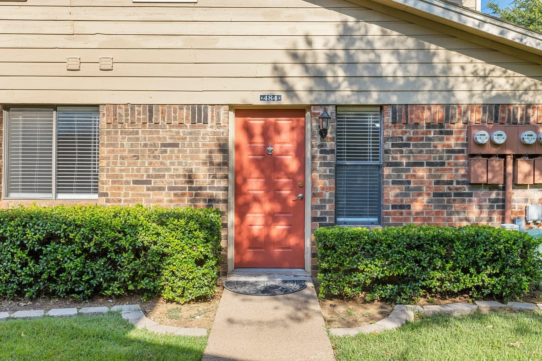 Condominium For Sale in Dallas County , 2240 Tarpley Road 484, Carrollton, Texas 75006, 3 Bedroom, 2 Bathroom, Garage spaces, 1,083 Sqft, built in 1982, mls#21313874, Real Estate Agent in Carrollton, Homes For Sale in Dallas county, Homes For Sale in Carrollton, Realtor in Carrollton Texas, Real Estate Brokerage Independent Realty Texas, Luminita Cordes Realtor
