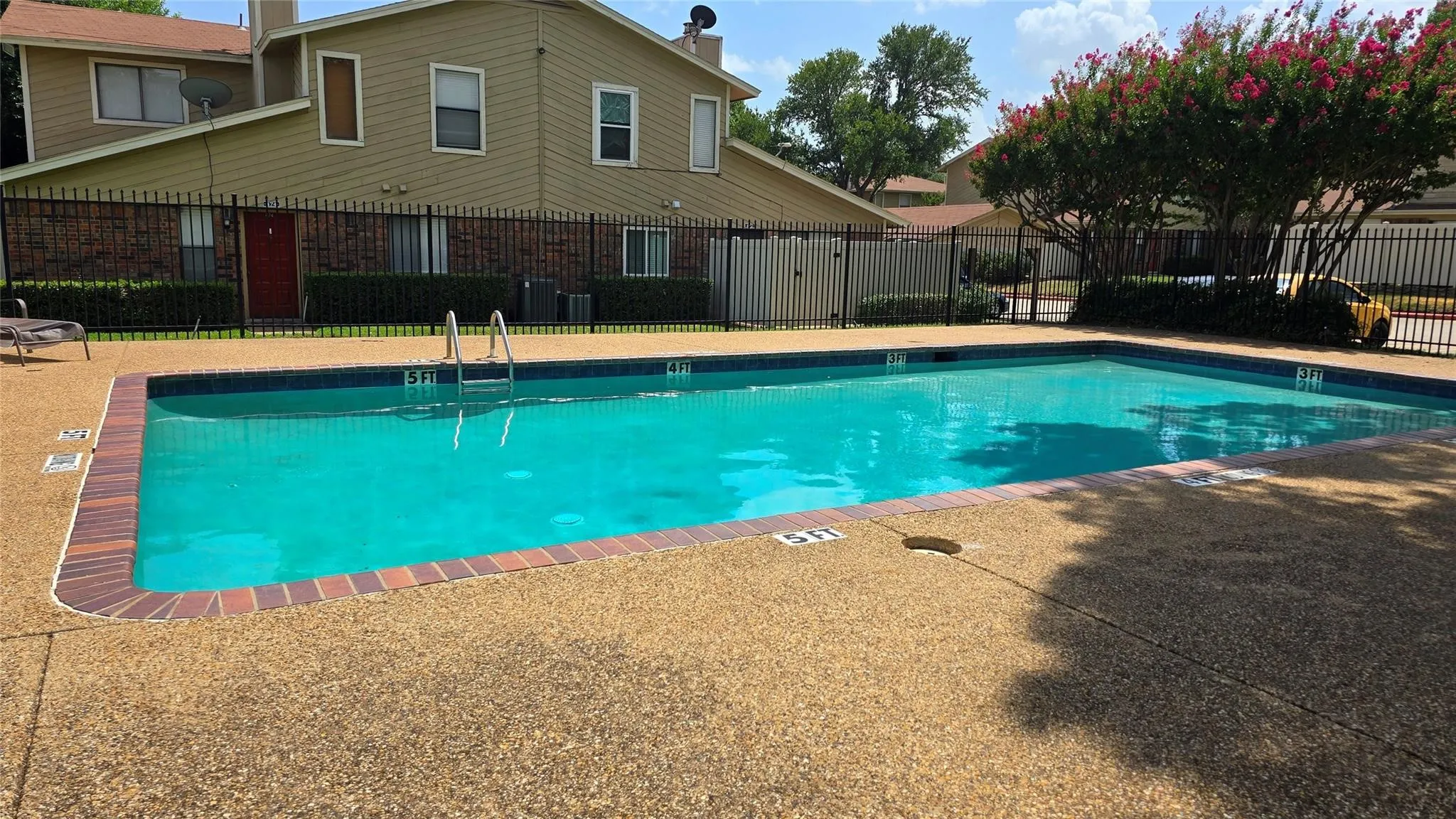 Condominium For Sale in Dallas County , 2240 Tarpley Road 484, Carrollton, Texas 75006, 3 Bedroom, 2 Bathroom, Garage spaces, 1,083 Sqft, built in 1982, mls#21313874, Real Estate Agent in Carrollton, Homes For Sale in Dallas county, Homes For Sale in Carrollton, Realtor in Carrollton Texas, Real Estate Brokerage Independent Realty Texas, Luminita Cordes Realtor