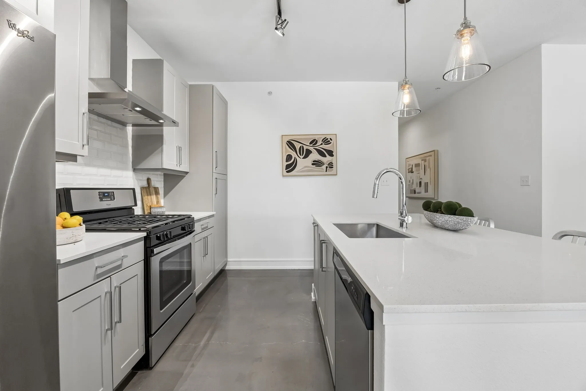 Condominium For Sale in Dallas County , 5710 Mccommas Boulevard 101, Dallas, Texas 75206, 2 Bedroom, 3 Bathroom, 2 Garage spaces, 1,624 Sqft, built in 2016, mls#21312626, Real Estate Agent in Dallas, Homes For Sale in Dallas county, Homes For Sale in Dallas, Realtor in Dallas Texas, Real Estate Brokerage Independent Realty Texas, Luminita Cordes Realtor