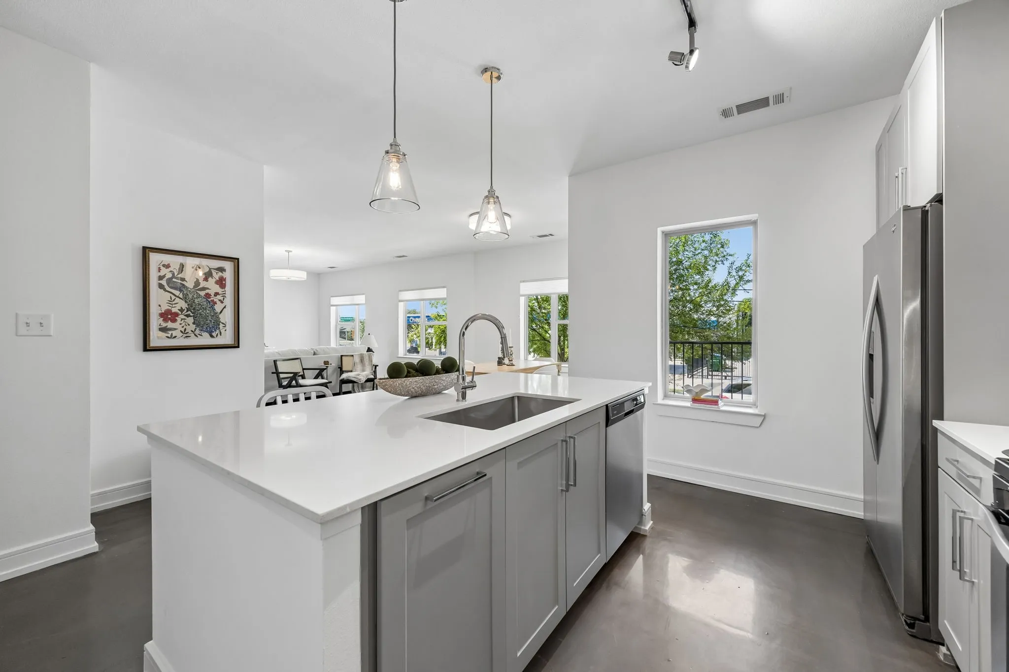 Condominium For Sale in Dallas County , 5710 Mccommas Boulevard 101, Dallas, Texas 75206, 2 Bedroom, 3 Bathroom, 2 Garage spaces, 1,624 Sqft, built in 2016, mls#21312626, Real Estate Agent in Dallas, Homes For Sale in Dallas county, Homes For Sale in Dallas, Realtor in Dallas Texas, Real Estate Brokerage Independent Realty Texas, Luminita Cordes Realtor