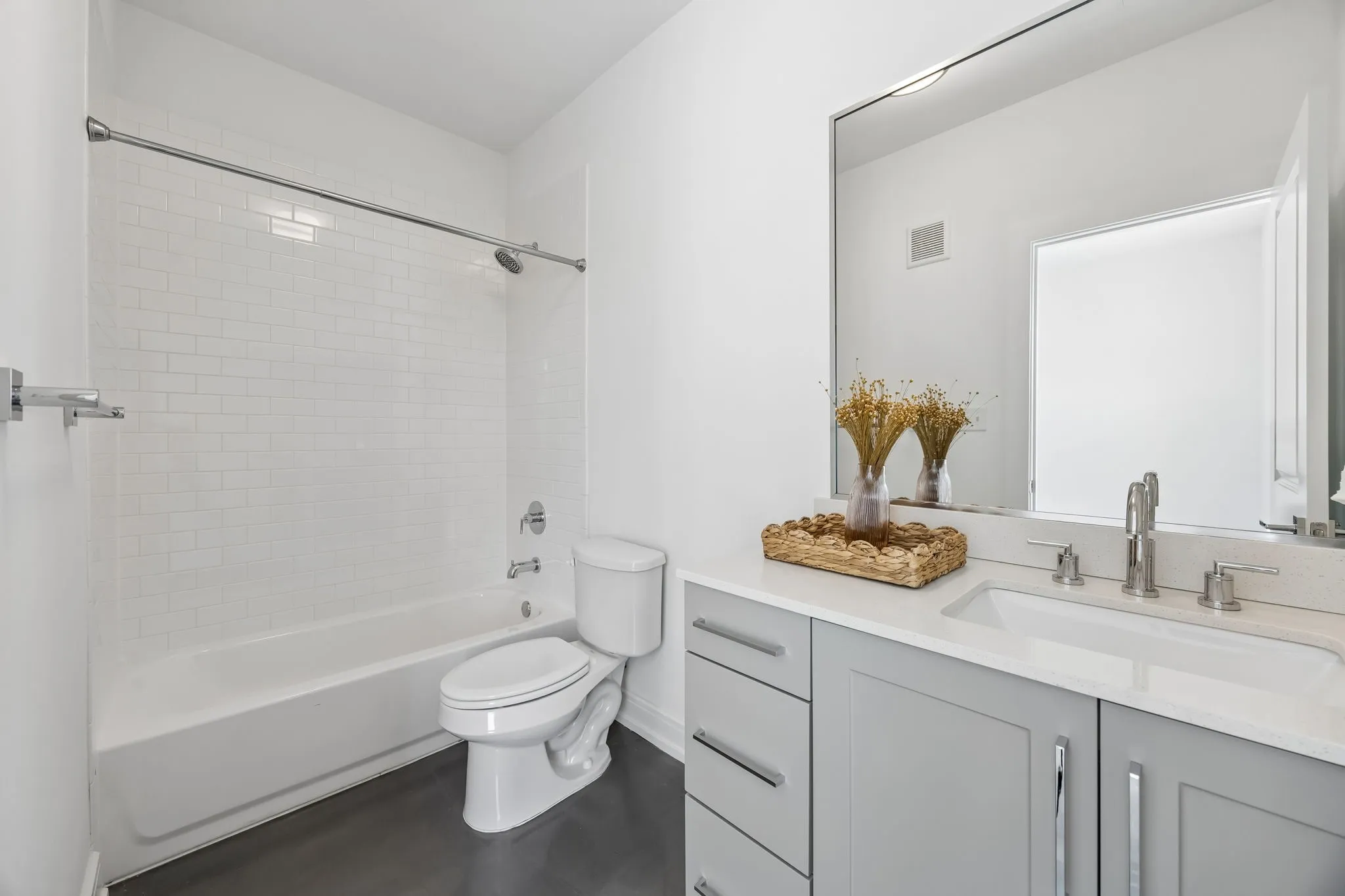 Condominium For Sale in Dallas County , 5710 Mccommas Boulevard 101, Dallas, Texas 75206, 2 Bedroom, 3 Bathroom, 2 Garage spaces, 1,624 Sqft, built in 2016, mls#21312626, Real Estate Agent in Dallas, Homes For Sale in Dallas county, Homes For Sale in Dallas, Realtor in Dallas Texas, Real Estate Brokerage Independent Realty Texas, Luminita Cordes Realtor