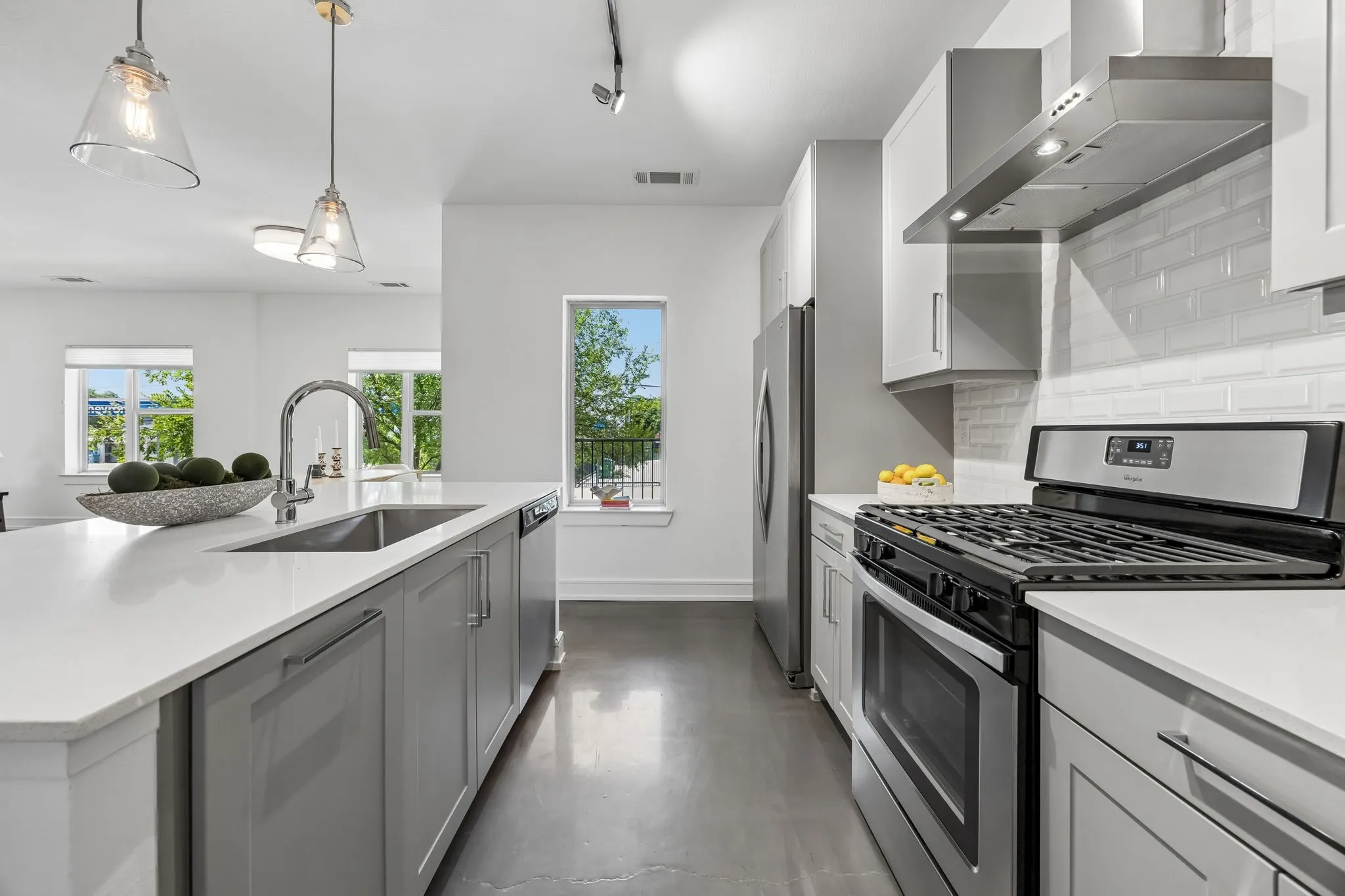 Condominium For Sale in Dallas County , 5710 Mccommas Boulevard 101, Dallas, Texas 75206, 2 Bedroom, 3 Bathroom, 2 Garage spaces, 1,624 Sqft, built in 2016, mls#21312626, Real Estate Agent in Dallas, Homes For Sale in Dallas county, Homes For Sale in Dallas, Realtor in Dallas Texas, Real Estate Brokerage Independent Realty Texas, Luminita Cordes Realtor
