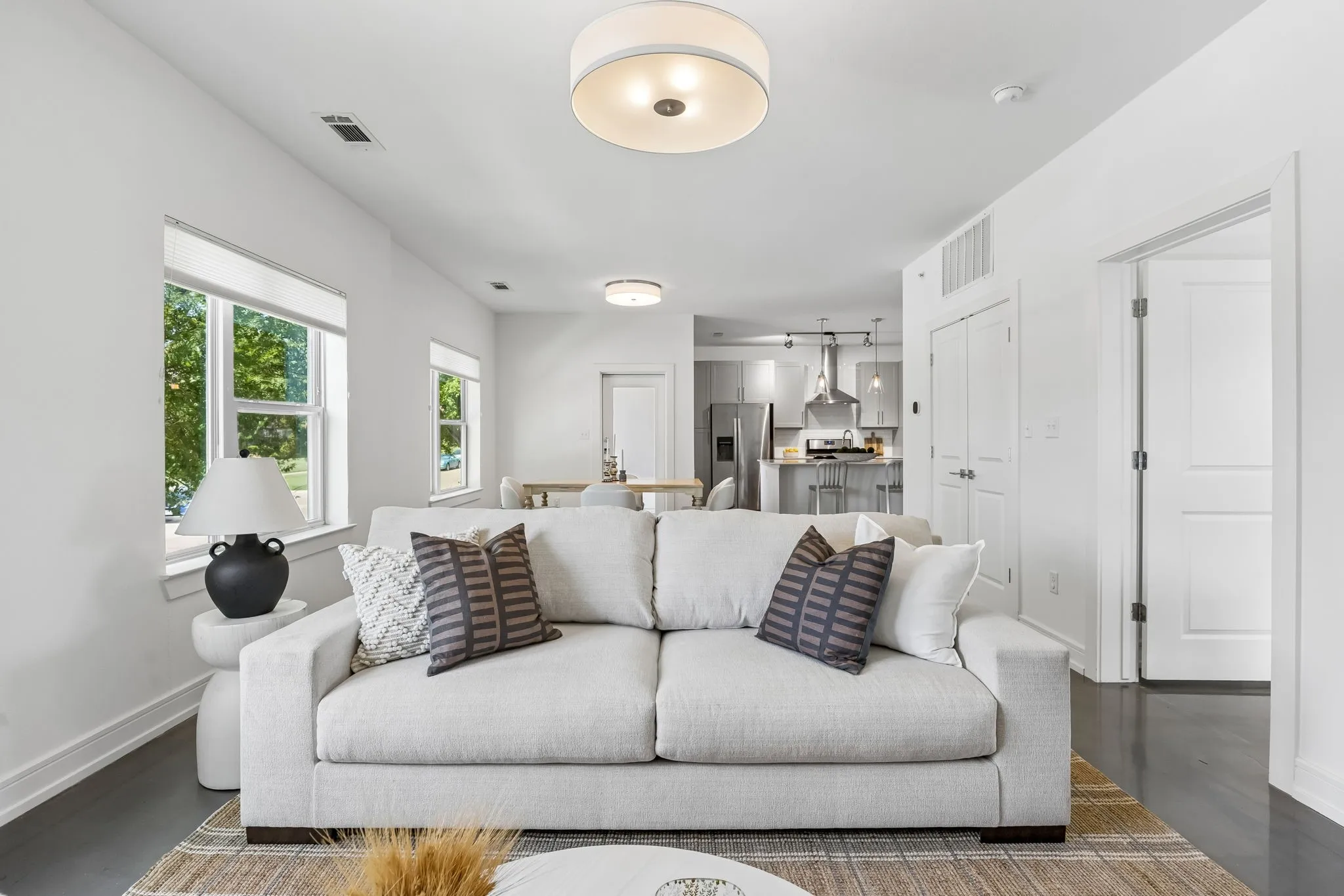 Condominium For Sale in Dallas County , 5710 Mccommas Boulevard 101, Dallas, Texas 75206, 2 Bedroom, 3 Bathroom, 2 Garage spaces, 1,624 Sqft, built in 2016, mls#21312626, Real Estate Agent in Dallas, Homes For Sale in Dallas county, Homes For Sale in Dallas, Realtor in Dallas Texas, Real Estate Brokerage Independent Realty Texas, Luminita Cordes Realtor