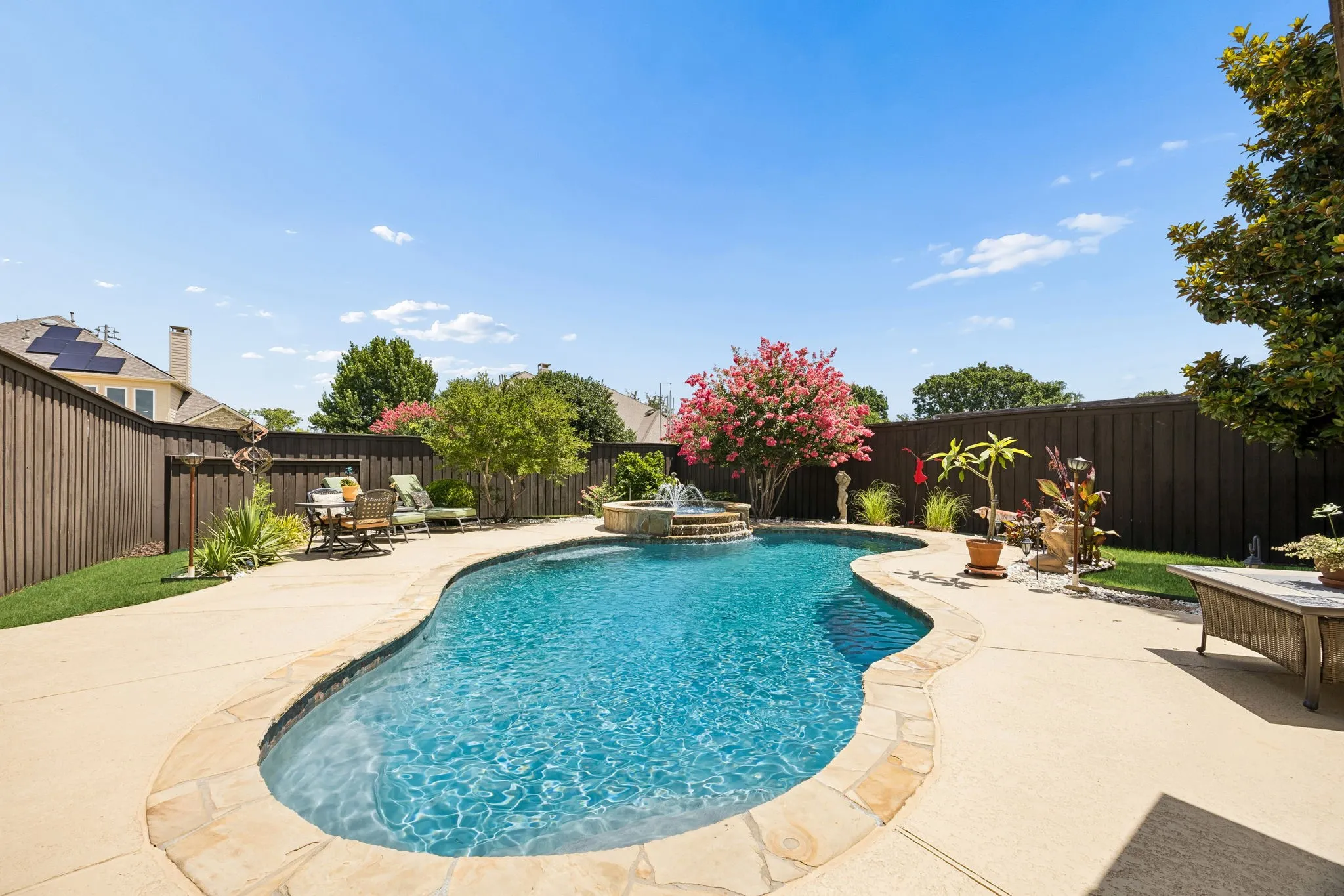 Single Family Residence For Sale in Collin County , 7902 Thistletree Lane, Frisco, Texas 75033, 4 Bedroom, 3 Bathroom, 3 Garage spaces, 3,070 Sqft, built in 2000, mls#21295635, Real Estate Agent in Frisco, Homes For Sale in Collin county, Homes For Sale in Frisco, Realtor in Frisco Texas, Real Estate Brokerage Independent Realty Texas, Luminita Cordes Realtor