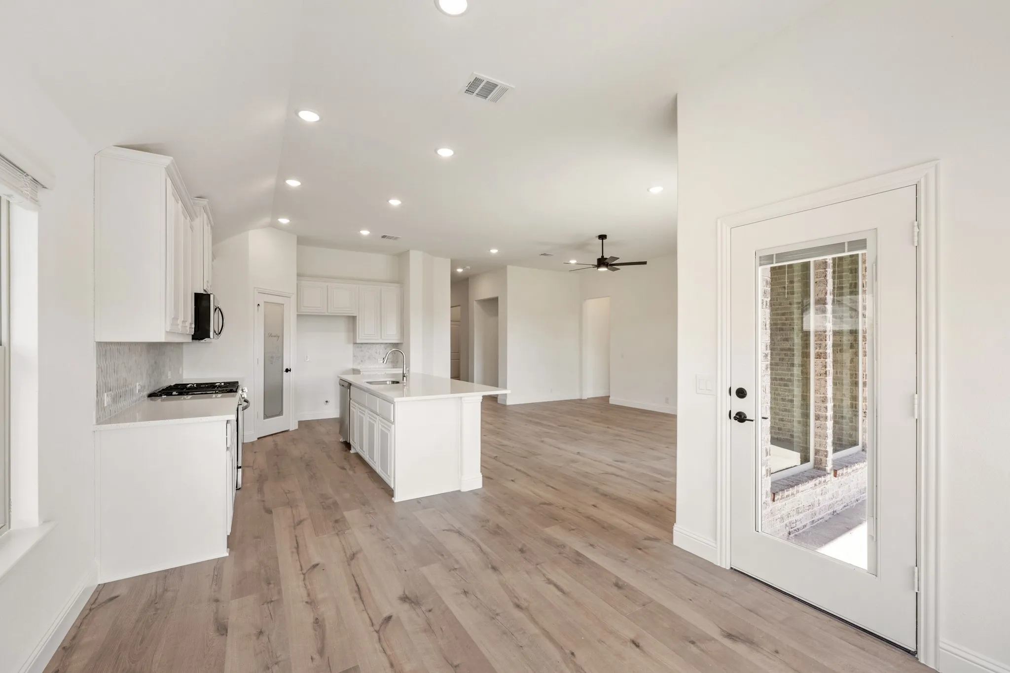 Single Family Residence For Sale in Hunt County , 200 Sweetwater Drive, Commerce, Texas 75428, 4 Bedroom, 3 Bathroom, 2 Garage spaces, 2,102 Sqft, built in 2025, mls#21314027, Real Estate Agent in Commerce, Homes For Sale in Hunt county, Homes For Sale in Commerce, Realtor in Commerce Texas, Real Estate Brokerage Independent Realty Texas, Luminita Cordes Realtor