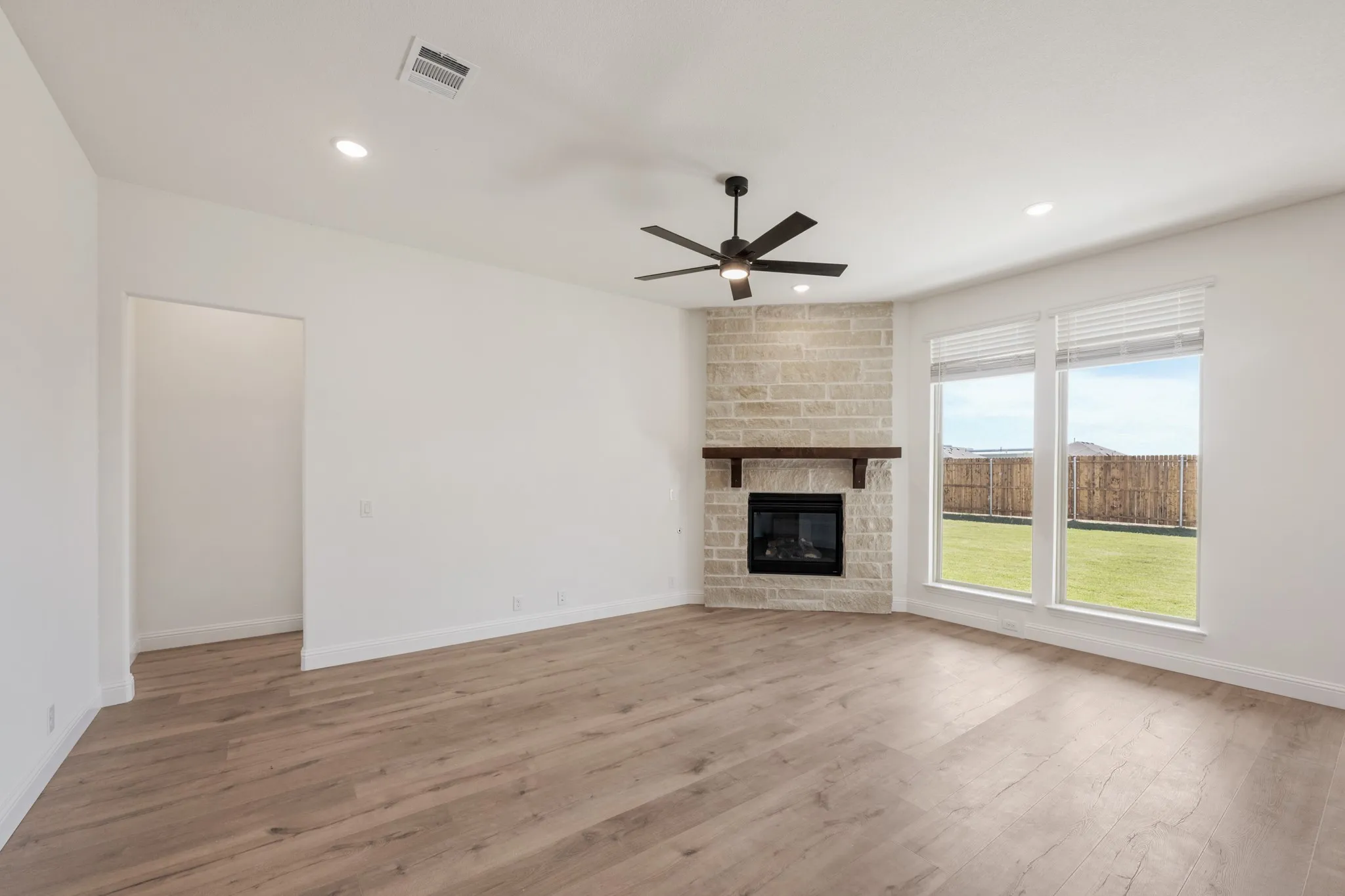Single Family Residence For Sale in Hunt County , 200 Sweetwater Drive, Commerce, Texas 75428, 4 Bedroom, 3 Bathroom, 2 Garage spaces, 2,102 Sqft, built in 2025, mls#21314027, Real Estate Agent in Commerce, Homes For Sale in Hunt county, Homes For Sale in Commerce, Realtor in Commerce Texas, Real Estate Brokerage Independent Realty Texas, Luminita Cordes Realtor