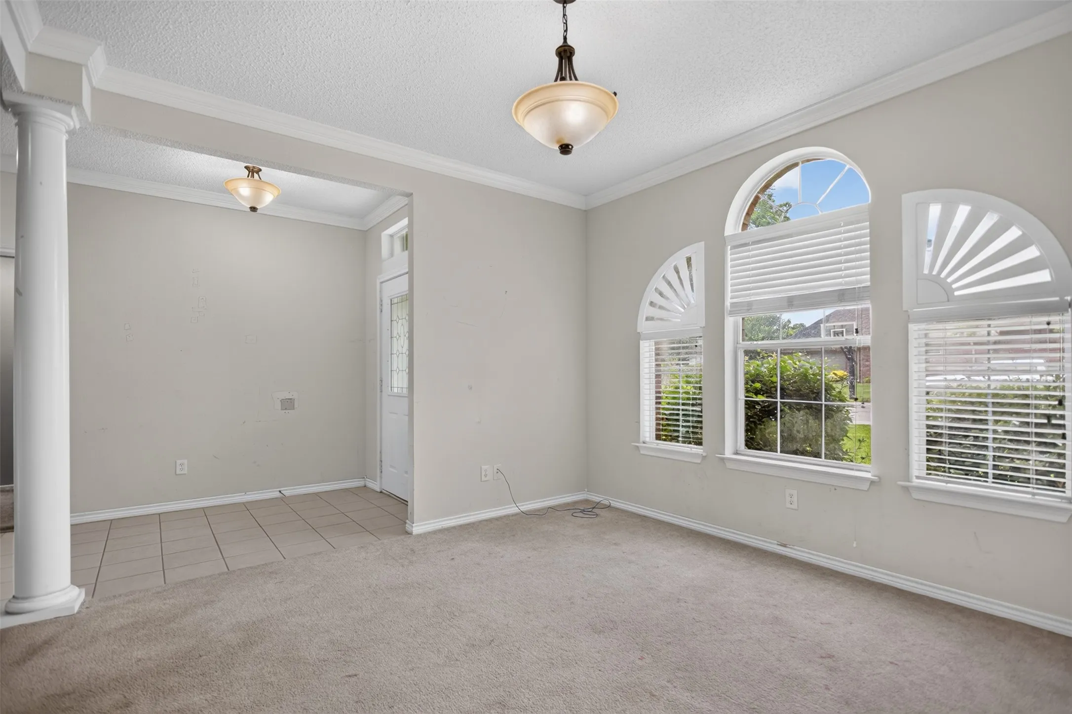 Single Family Residence For Sale in Hunt County , 10520 Woodland Drive, Greenville, Texas 75402, 3 Bedroom, 3 Bathroom, 2 Garage spaces, 2,044 Sqft, built in 1999, mls#21313967, Real Estate Agent in Greenville, Homes For Sale in Hunt county, Homes For Sale in Greenville, Realtor in Greenville Texas, Real Estate Brokerage Independent Realty Texas, Luminita Cordes Realtor
