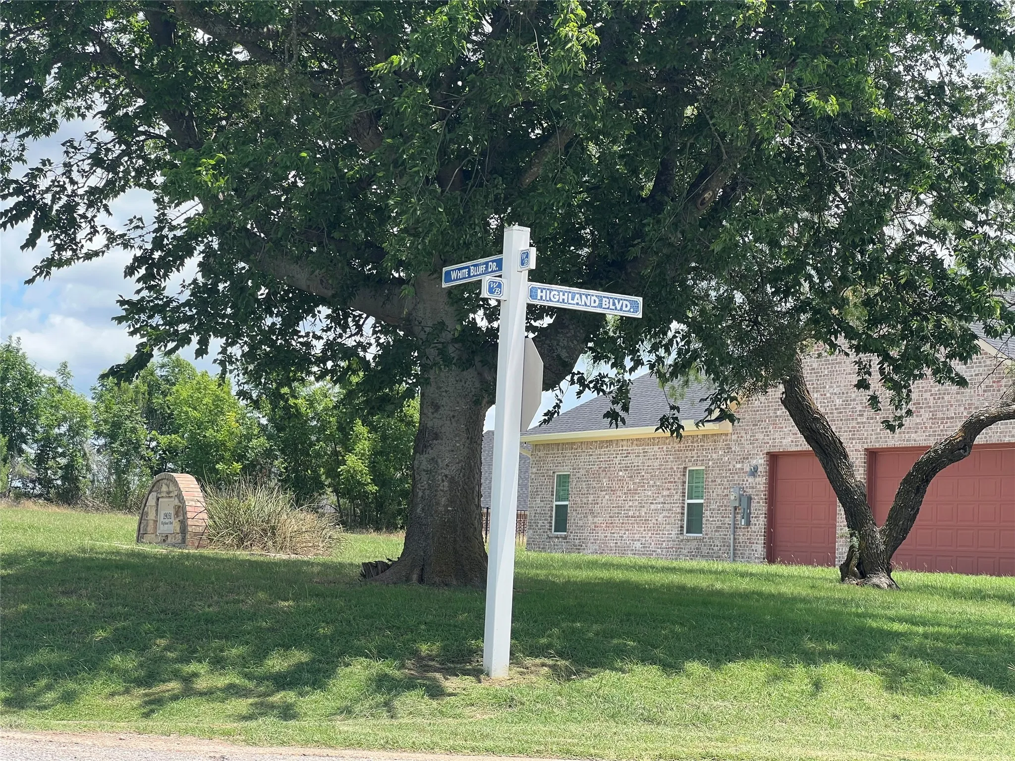 Unimproved Land For Sale in Hill County , 42147 Glen Eagles Drive, Whitney, Texas 76692, 0, 0, Garage spaces, 0 Sqft, built in 0, Price $25,000, mls#21307760, Real Estate Agent in Whitney, Homes For Sale in Hill county, Homes For Sale in Whitney, Realtor in Whitney Texas, Real Estate Brokerage Independent Realty Texas, Luminita Cordes Realtor