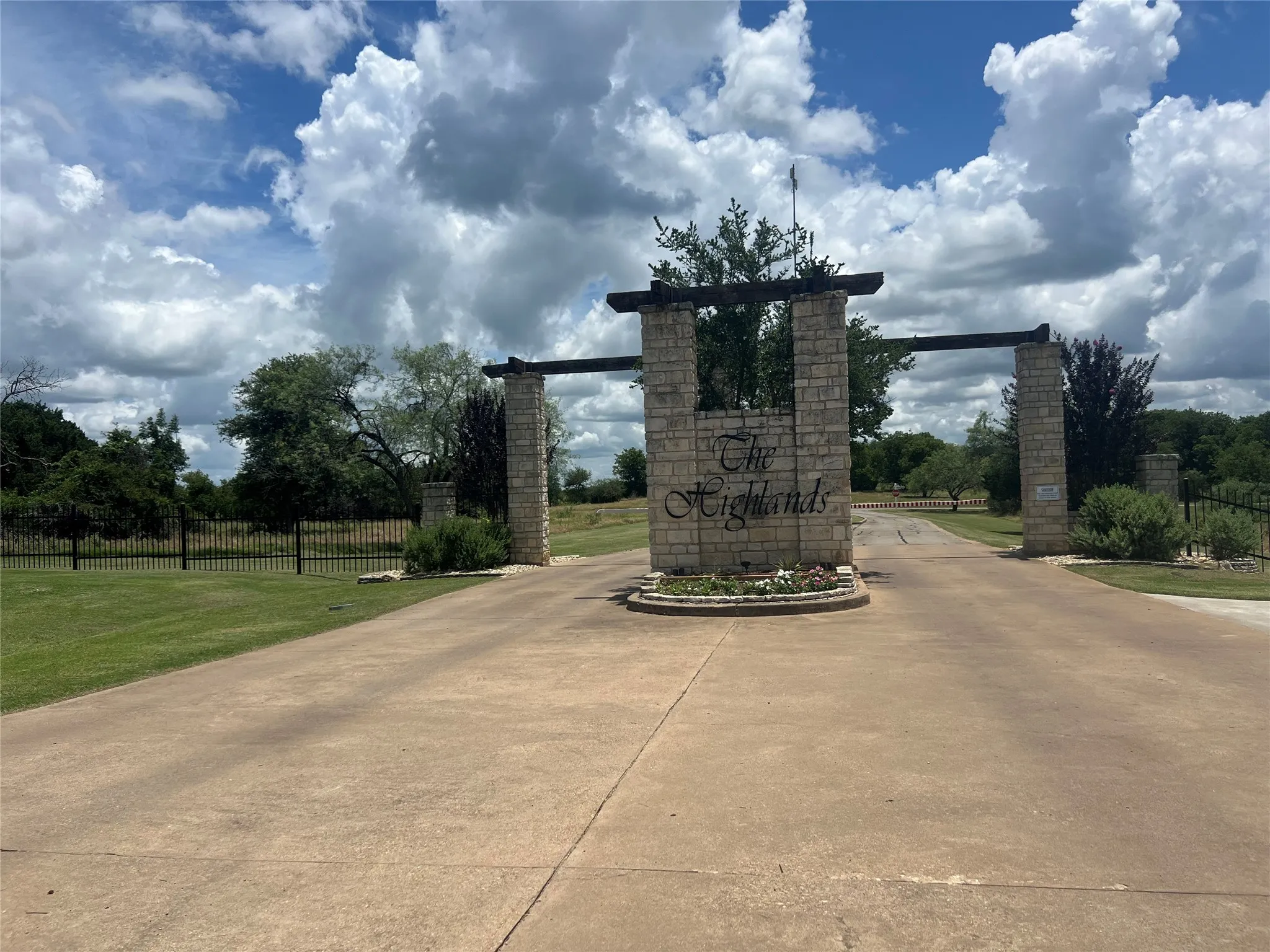 Unimproved Land For Sale in Hill County , 42147 Glen Eagles Drive, Whitney, Texas 76692, 0, 0, Garage spaces, 0 Sqft, built in 0, Price $25,000, mls#21307760, Real Estate Agent in Whitney, Homes For Sale in Hill county, Homes For Sale in Whitney, Realtor in Whitney Texas, Real Estate Brokerage Independent Realty Texas, Luminita Cordes Realtor