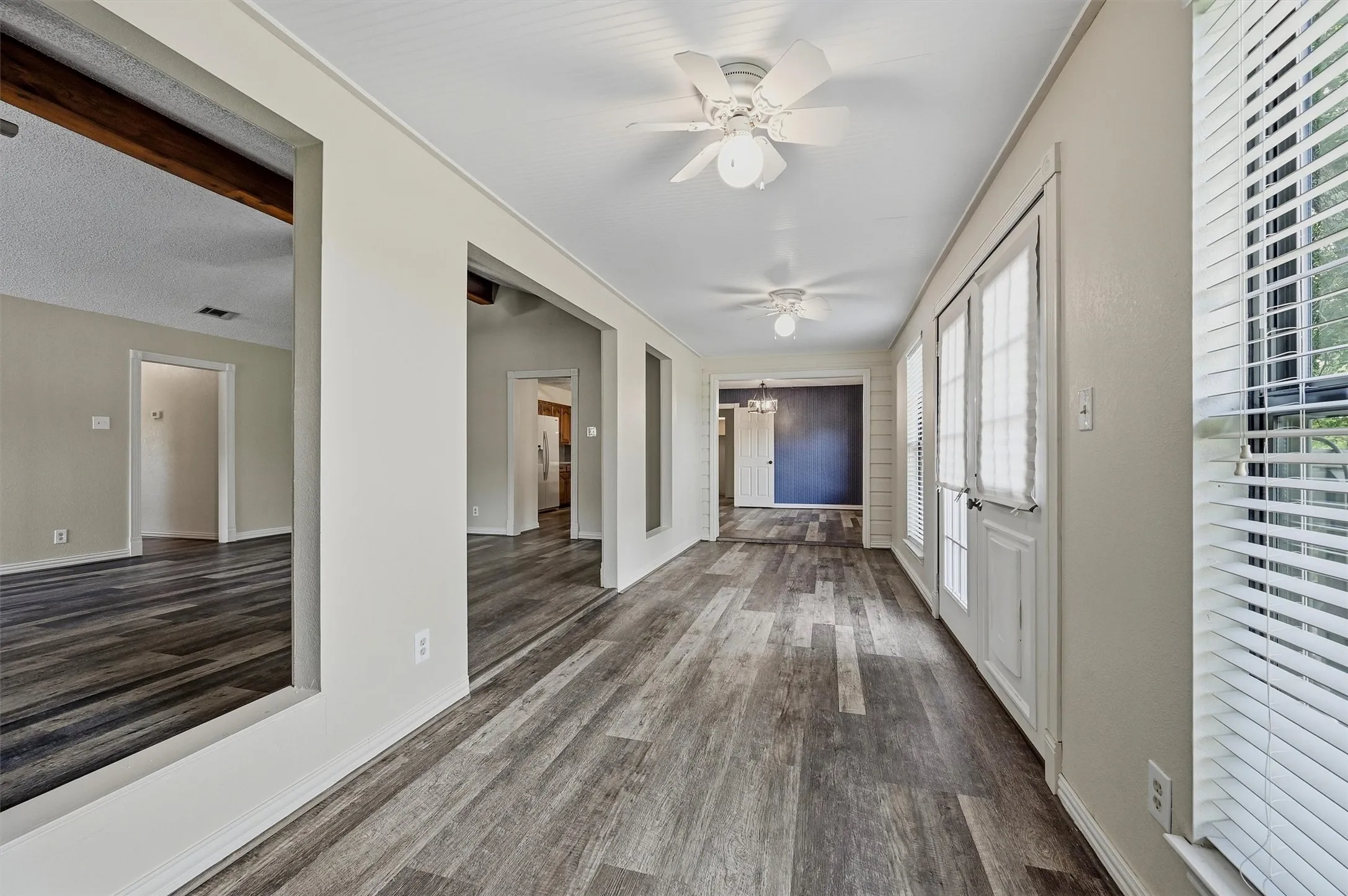 Single Family Residence For Sale in Cooke County , 1344 Kiowa Drive E, Lake Kiowa, Texas 76240, 4 Bedroom, 3 Bathroom, 2 Garage spaces, 2,249 Sqft, built in 1984, mls#21313930, Real Estate Agent in Lake Kiowa, Homes For Sale in Cooke county, Homes For Sale in Lake Kiowa, Realtor in Lake Kiowa Texas, Real Estate Brokerage Independent Realty Texas, Luminita Cordes Realtor