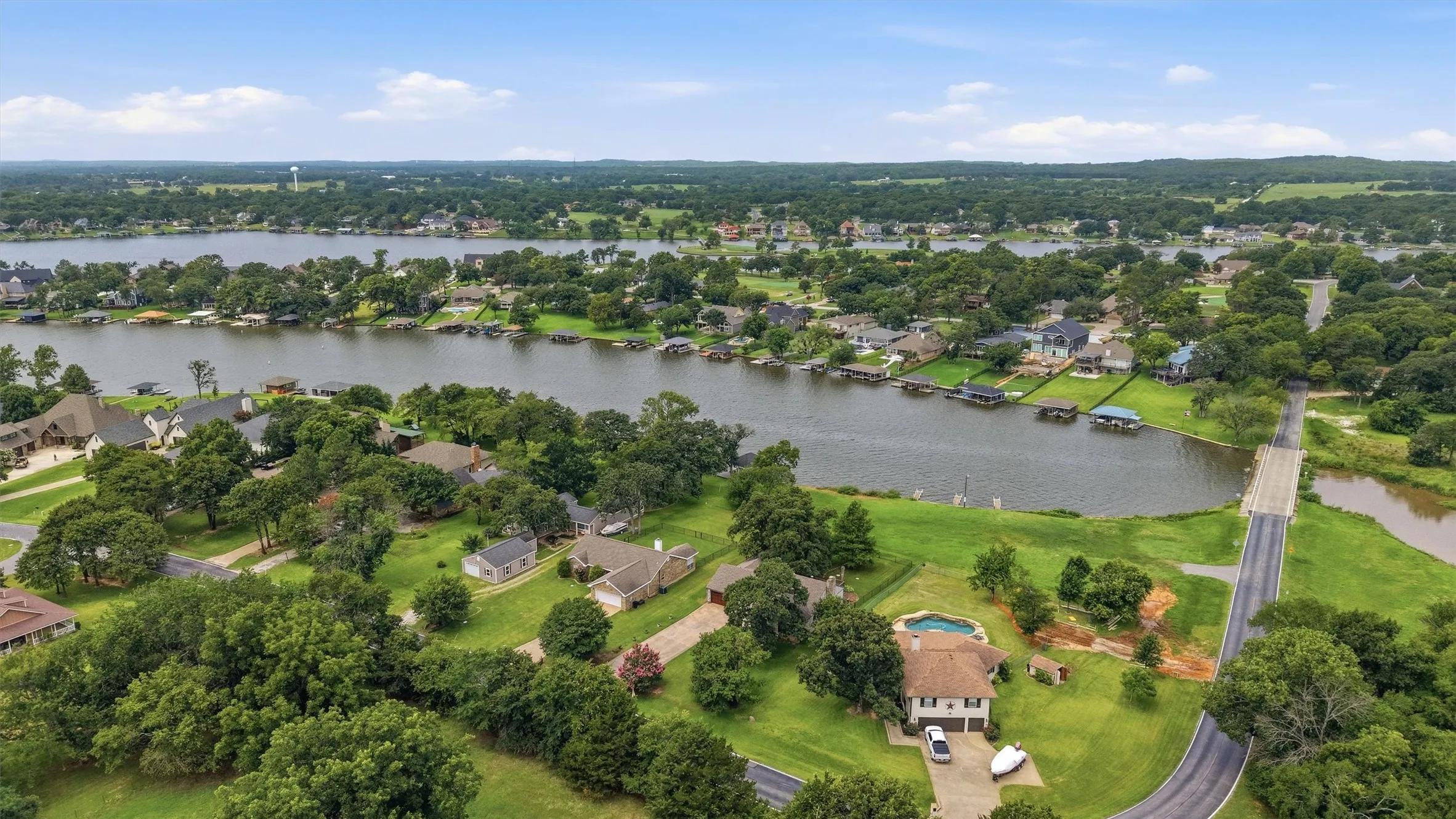 Single Family Residence For Sale in Cooke County , 1344 Kiowa Drive E, Lake Kiowa, Texas 76240, 4 Bedroom, 3 Bathroom, 2 Garage spaces, 2,249 Sqft, built in 1984, mls#21313930, Real Estate Agent in Lake Kiowa, Homes For Sale in Cooke county, Homes For Sale in Lake Kiowa, Realtor in Lake Kiowa Texas, Real Estate Brokerage Independent Realty Texas, Luminita Cordes Realtor