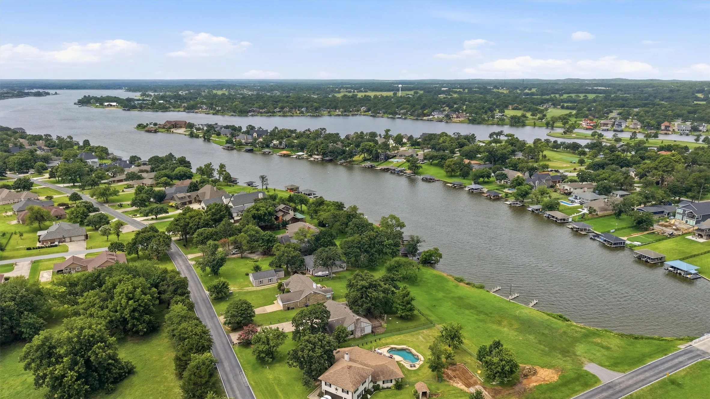Single Family Residence For Sale in Cooke County , 1344 Kiowa Drive E, Lake Kiowa, Texas 76240, 4 Bedroom, 3 Bathroom, 2 Garage spaces, 2,249 Sqft, built in 1984, mls#21313930, Real Estate Agent in Lake Kiowa, Homes For Sale in Cooke county, Homes For Sale in Lake Kiowa, Realtor in Lake Kiowa Texas, Real Estate Brokerage Independent Realty Texas, Luminita Cordes Realtor