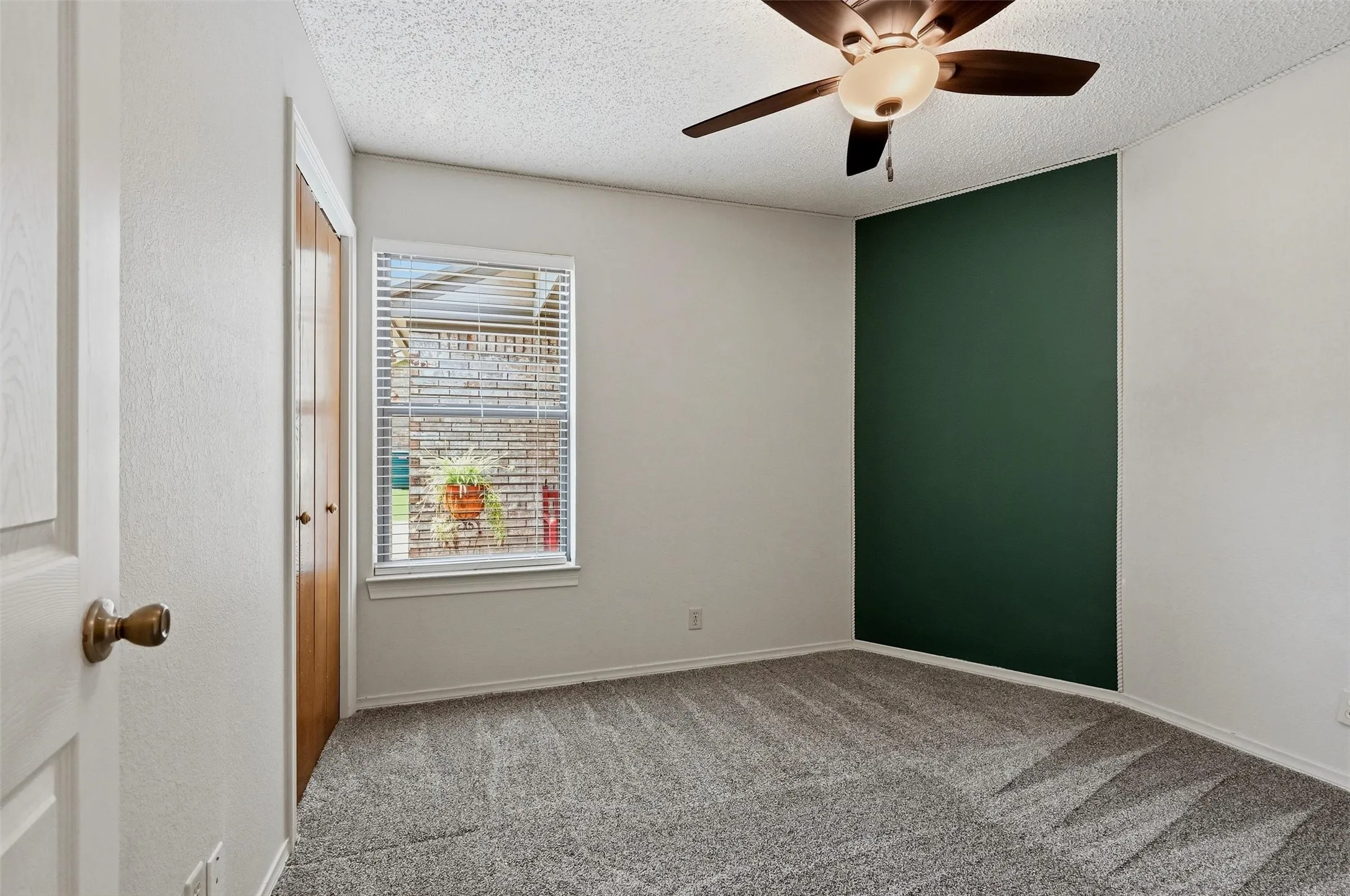 Single Family Residence For Sale in Cooke County , 1344 Kiowa Drive E, Lake Kiowa, Texas 76240, 4 Bedroom, 3 Bathroom, 2 Garage spaces, 2,249 Sqft, built in 1984, mls#21313930, Real Estate Agent in Lake Kiowa, Homes For Sale in Cooke county, Homes For Sale in Lake Kiowa, Realtor in Lake Kiowa Texas, Real Estate Brokerage Independent Realty Texas, Luminita Cordes Realtor
