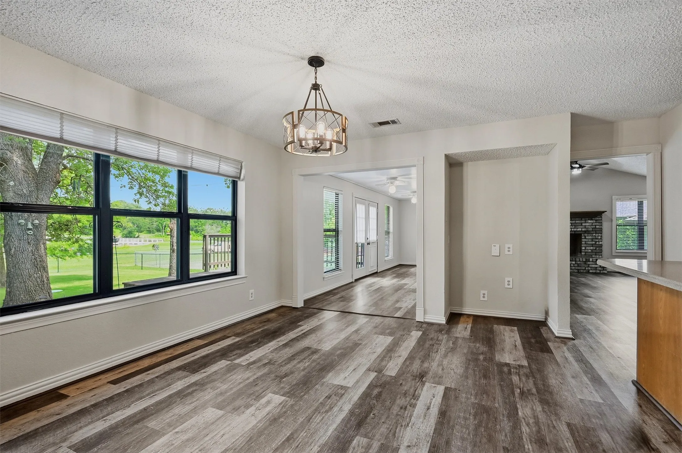 Single Family Residence For Sale in Cooke County , 1344 Kiowa Drive E, Lake Kiowa, Texas 76240, 4 Bedroom, 3 Bathroom, 2 Garage spaces, 2,249 Sqft, built in 1984, mls#21313930, Real Estate Agent in Lake Kiowa, Homes For Sale in Cooke county, Homes For Sale in Lake Kiowa, Realtor in Lake Kiowa Texas, Real Estate Brokerage Independent Realty Texas, Luminita Cordes Realtor