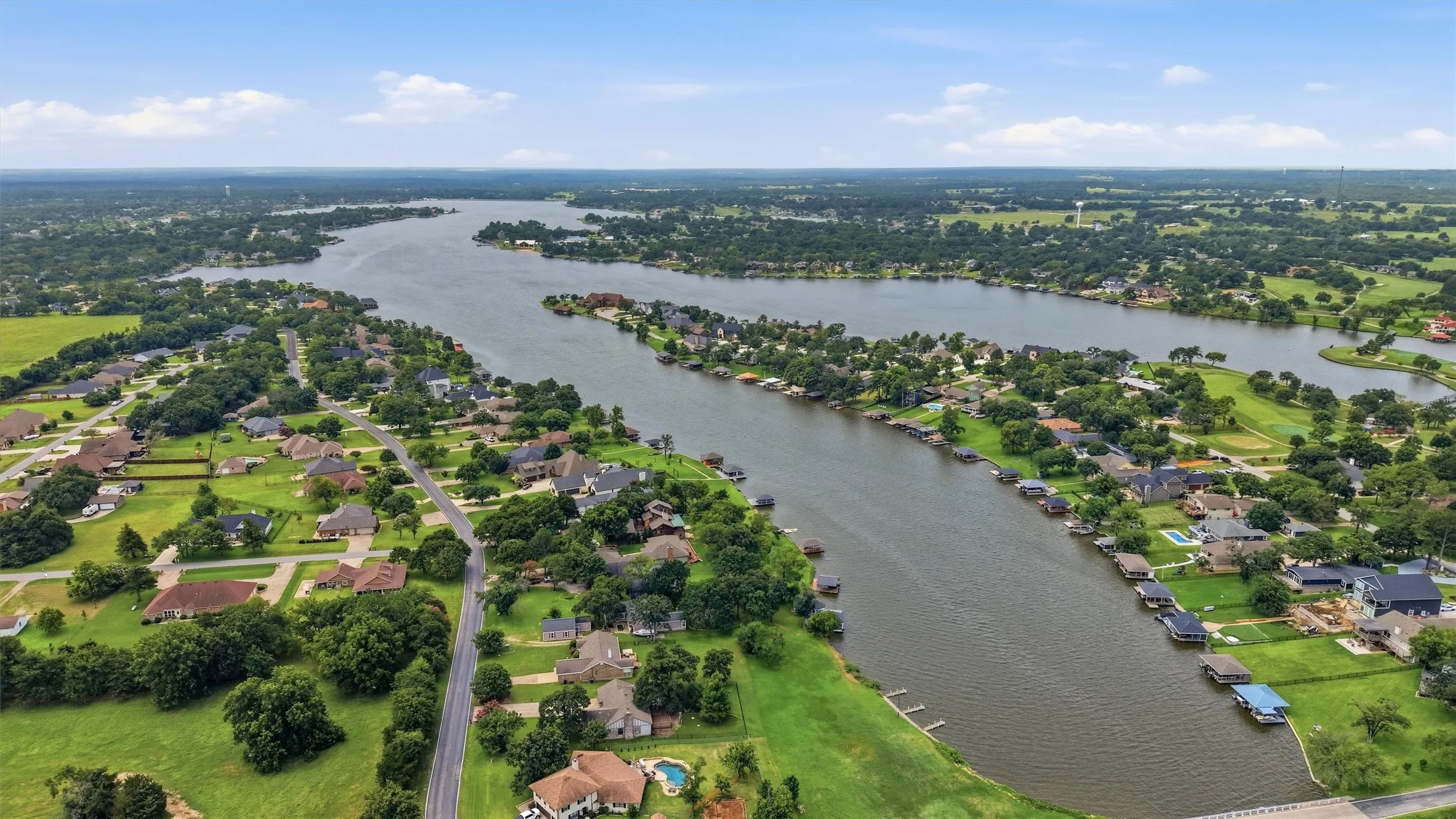 Single Family Residence For Sale in Cooke County , 1344 Kiowa Drive E, Lake Kiowa, Texas 76240, 4 Bedroom, 3 Bathroom, 2 Garage spaces, 2,249 Sqft, built in 1984, mls#21313930, Real Estate Agent in Lake Kiowa, Homes For Sale in Cooke county, Homes For Sale in Lake Kiowa, Realtor in Lake Kiowa Texas, Real Estate Brokerage Independent Realty Texas, Luminita Cordes Realtor